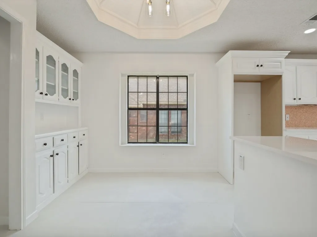Single Family Residence For Sale in Dallas County , 629 Bent Creek Drive, De Soto, Texas 75115, 3 Bedroom, 3 Bathroom, 2 Garage spaces, 2,424 Sqft, built in 1988, mls#21406237, Real Estate Agent in De Soto, Homes For Sale in Dallas county, Homes For Sale in De Soto, Realtor in De Soto Texas, Real Estate Brokerage Independent Realty Texas, Luminita Cordes Realtor