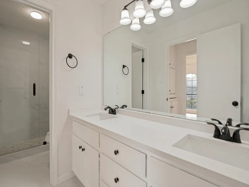 Single Family Residence For Sale in Dallas County , 629 Bent Creek Drive, De Soto, Texas 75115, 3 Bedroom, 3 Bathroom, 2 Garage spaces, 2,424 Sqft, built in 1988, mls#21406237, Real Estate Agent in De Soto, Homes For Sale in Dallas county, Homes For Sale in De Soto, Realtor in De Soto Texas, Real Estate Brokerage Independent Realty Texas, Luminita Cordes Realtor