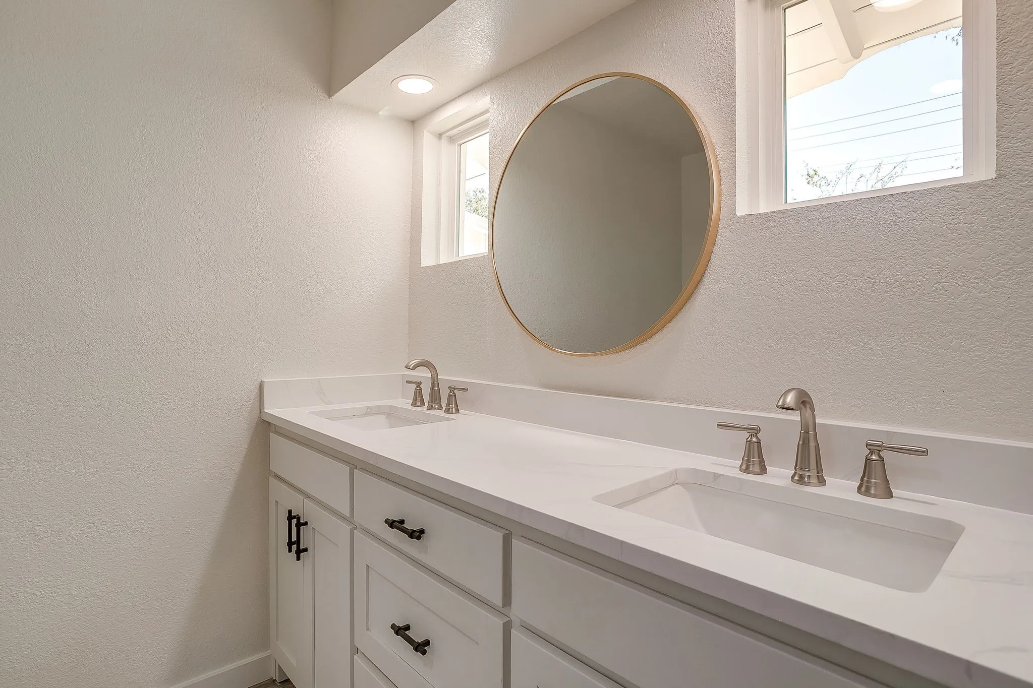 Single Family Residence For Sale in Tarrant County , 3205 Cortez Drive, Fort Worth, Texas 76116, 3 Bedroom, 2 Bathroom, 2 Garage spaces, 1,640 Sqft, built in 1958, mls#21405110, Real Estate Agent in Fort Worth, Homes For Sale in Tarrant county, Homes For Sale in Fort Worth, Realtor in Fort Worth Texas, Real Estate Brokerage Independent Realty Texas, Luminita Cordes Realtor