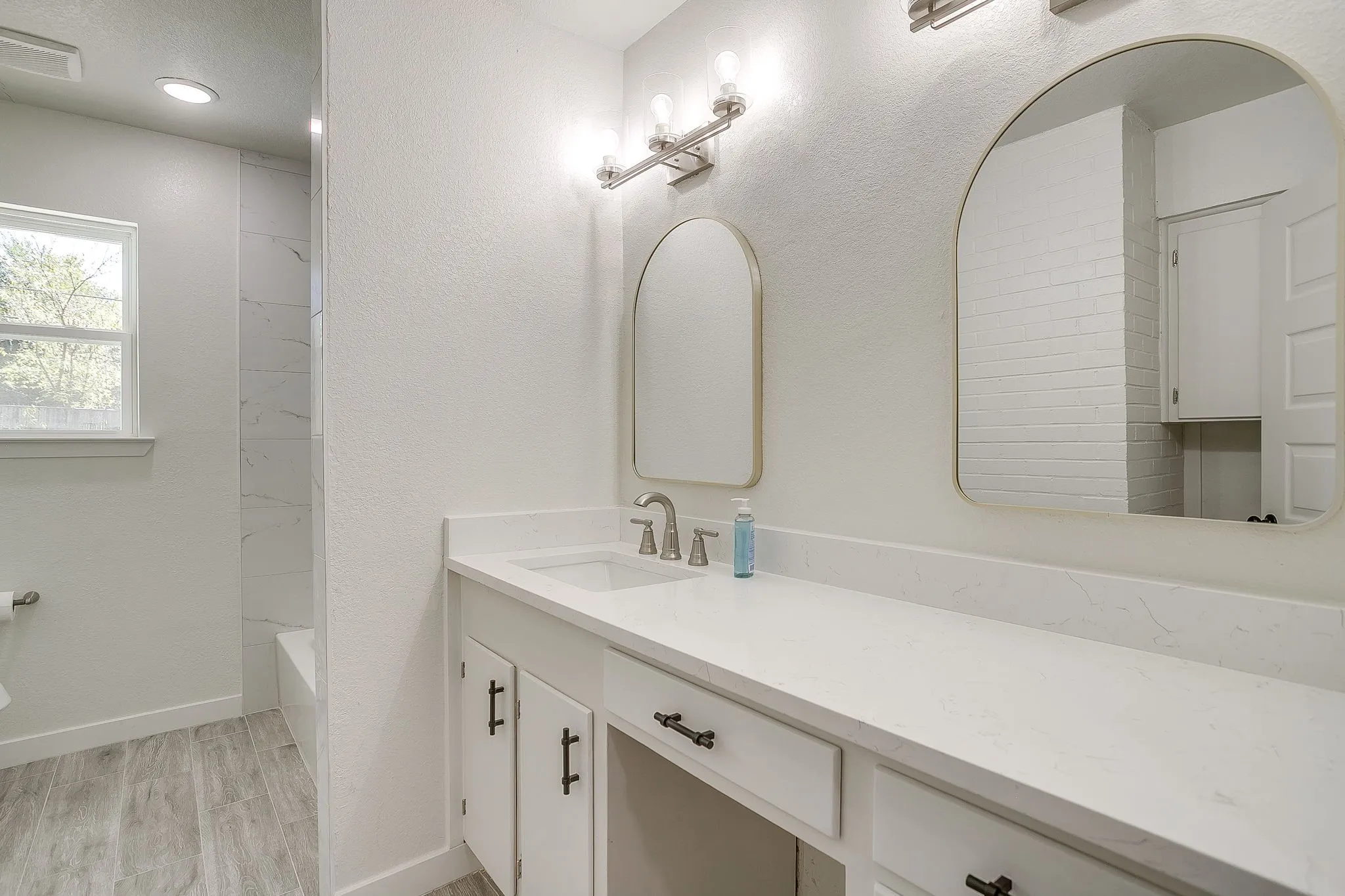 Single Family Residence For Sale in Tarrant County , 3205 Cortez Drive, Fort Worth, Texas 76116, 3 Bedroom, 2 Bathroom, 2 Garage spaces, 1,640 Sqft, built in 1958, mls#21405110, Real Estate Agent in Fort Worth, Homes For Sale in Tarrant county, Homes For Sale in Fort Worth, Realtor in Fort Worth Texas, Real Estate Brokerage Independent Realty Texas, Luminita Cordes Realtor