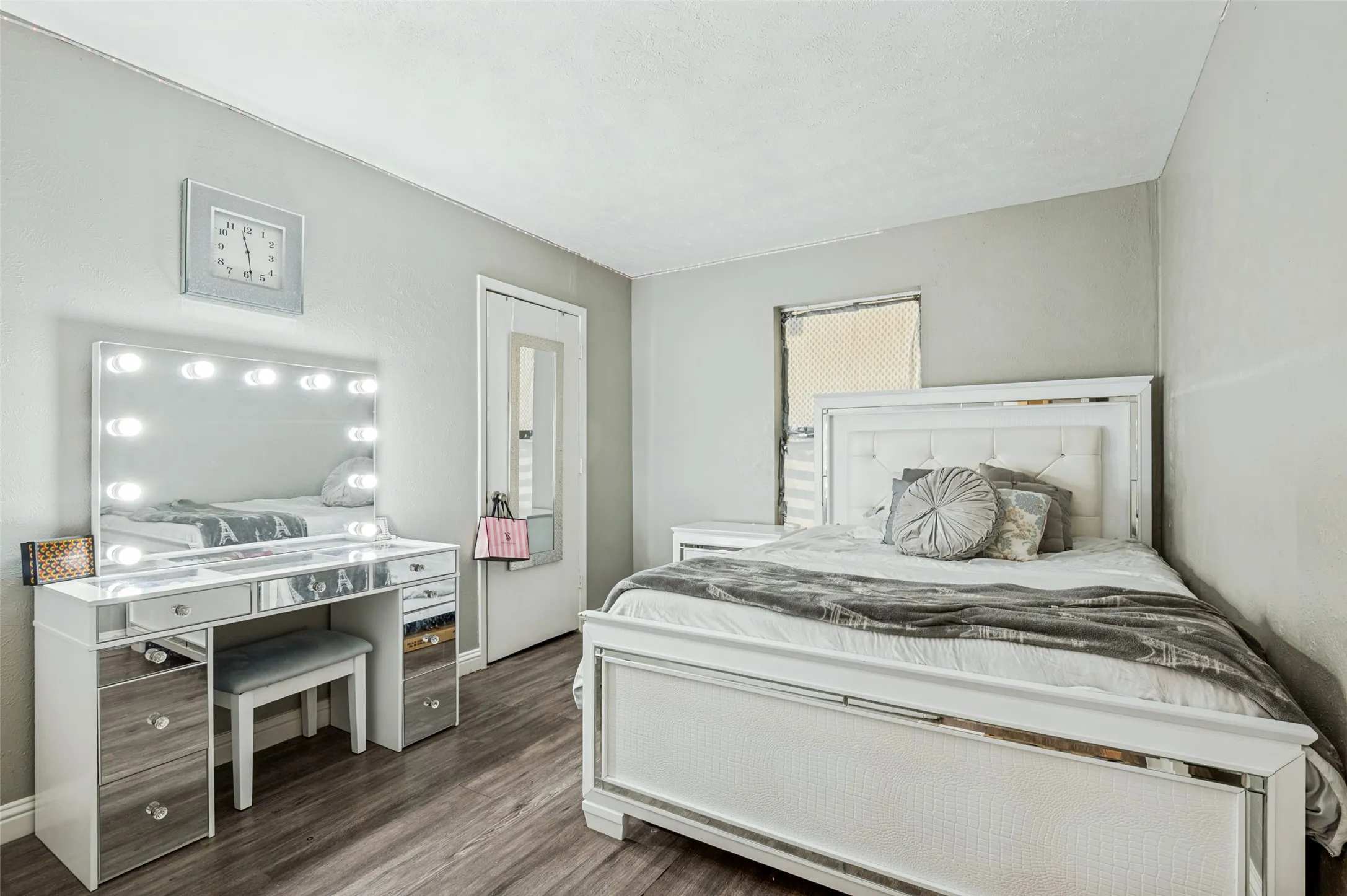 Single Family Residence For Sale in Dallas County , 1202 Canyon Oaks Drive, Lancaster, Texas 75146, 5 Bedroom, 2 Bathroom, Garage spaces, 2,025 Sqft, built in 1979, mls#21406151, Real Estate Agent in Lancaster, Homes For Sale in Dallas county, Homes For Sale in Lancaster, Realtor in Lancaster Texas, Real Estate Brokerage Independent Realty Texas, Luminita Cordes Realtor