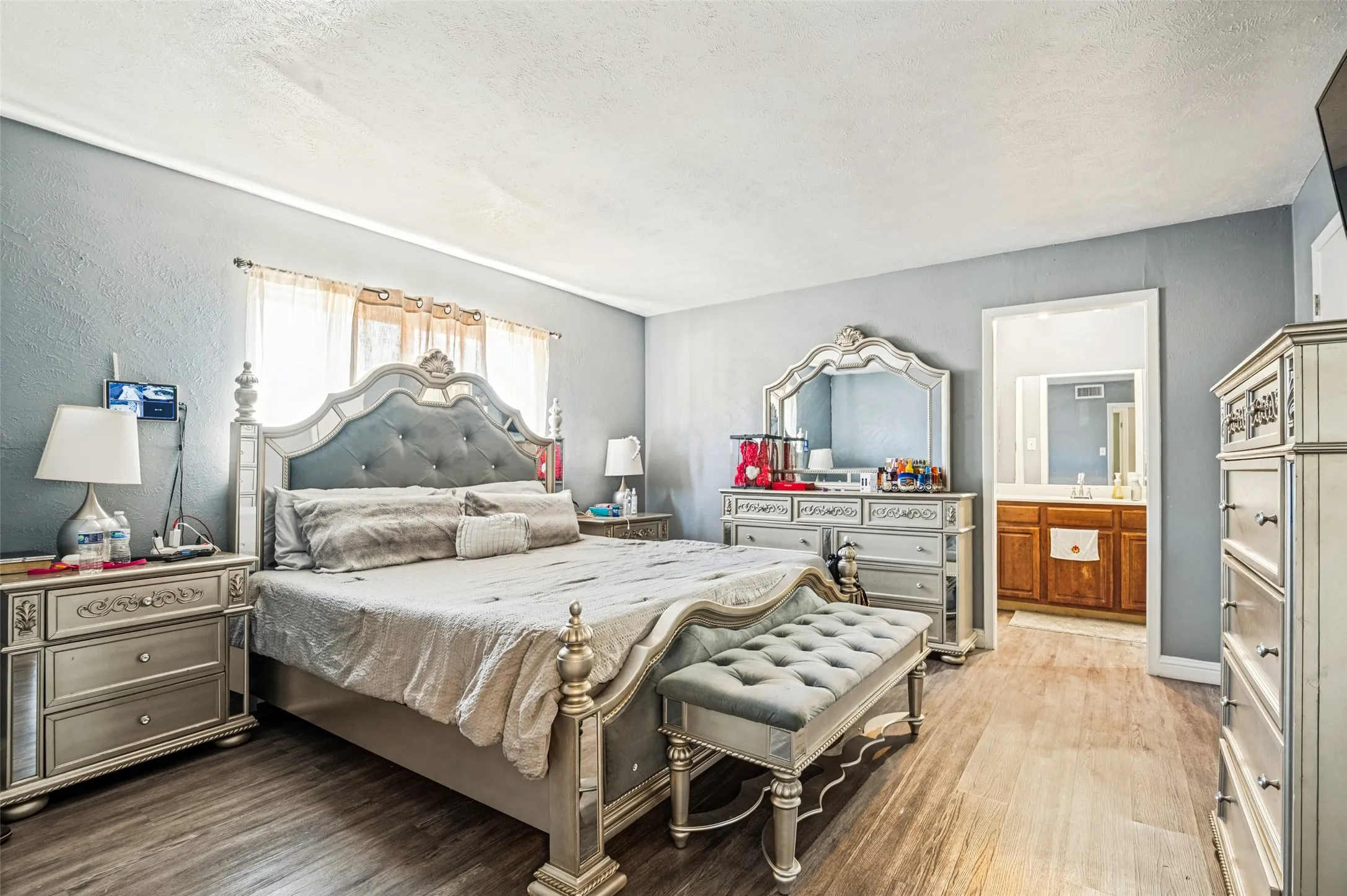 Single Family Residence For Sale in Dallas County , 1202 Canyon Oaks Drive, Lancaster, Texas 75146, 5 Bedroom, 2 Bathroom, Garage spaces, 2,025 Sqft, built in 1979, mls#21406151, Real Estate Agent in Lancaster, Homes For Sale in Dallas county, Homes For Sale in Lancaster, Realtor in Lancaster Texas, Real Estate Brokerage Independent Realty Texas, Luminita Cordes Realtor