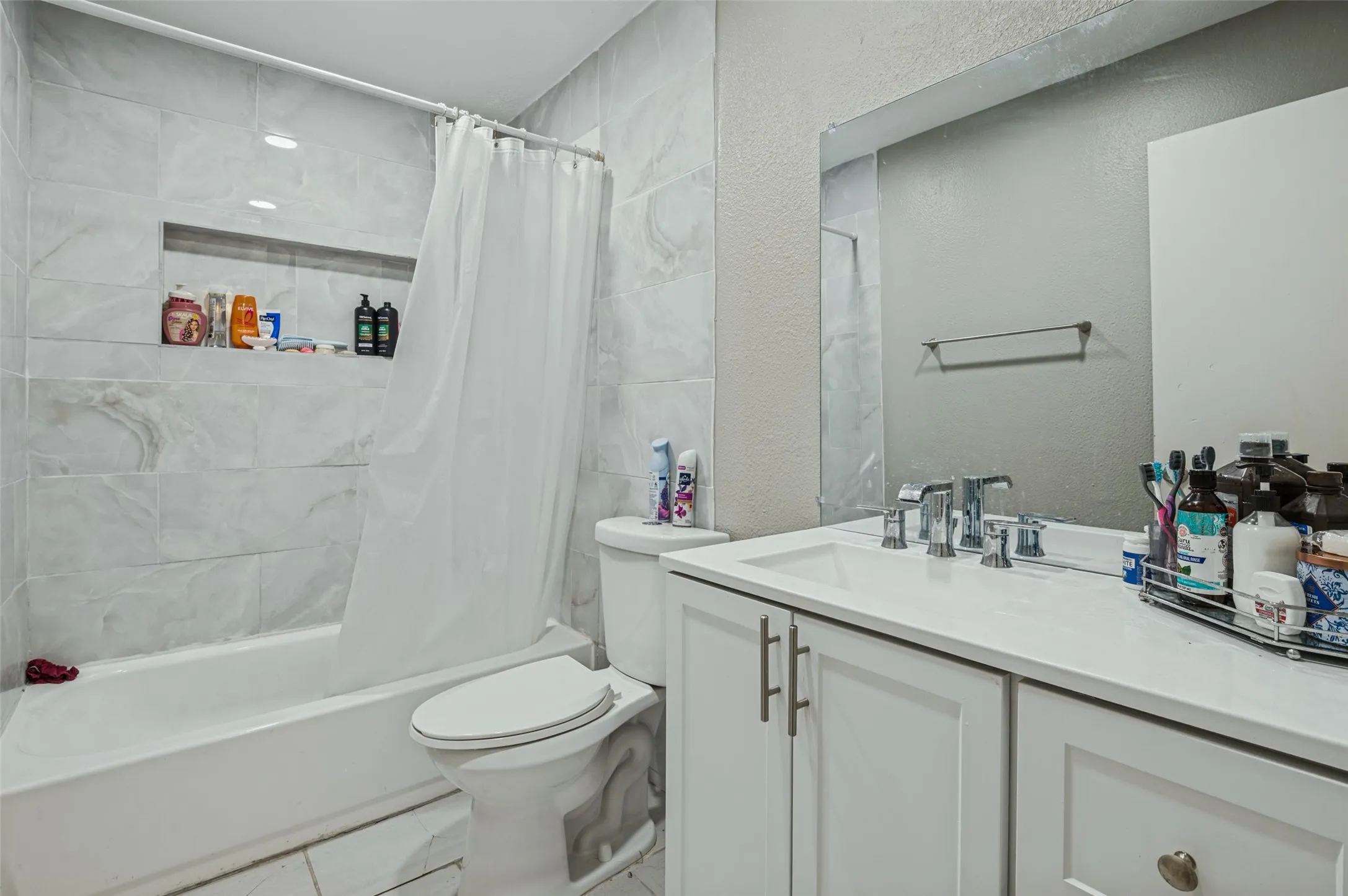 Single Family Residence For Sale in Dallas County , 1202 Canyon Oaks Drive, Lancaster, Texas 75146, 5 Bedroom, 2 Bathroom, Garage spaces, 2,025 Sqft, built in 1979, mls#21406151, Real Estate Agent in Lancaster, Homes For Sale in Dallas county, Homes For Sale in Lancaster, Realtor in Lancaster Texas, Real Estate Brokerage Independent Realty Texas, Luminita Cordes Realtor