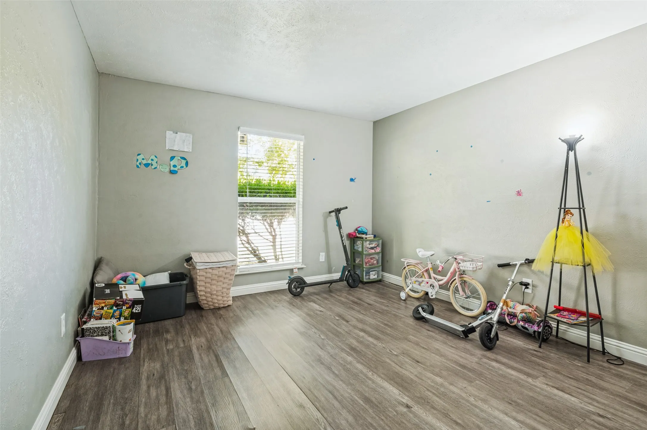 Single Family Residence For Sale in Dallas County , 1202 Canyon Oaks Drive, Lancaster, Texas 75146, 5 Bedroom, 2 Bathroom, Garage spaces, 2,025 Sqft, built in 1979, mls#21406151, Real Estate Agent in Lancaster, Homes For Sale in Dallas county, Homes For Sale in Lancaster, Realtor in Lancaster Texas, Real Estate Brokerage Independent Realty Texas, Luminita Cordes Realtor