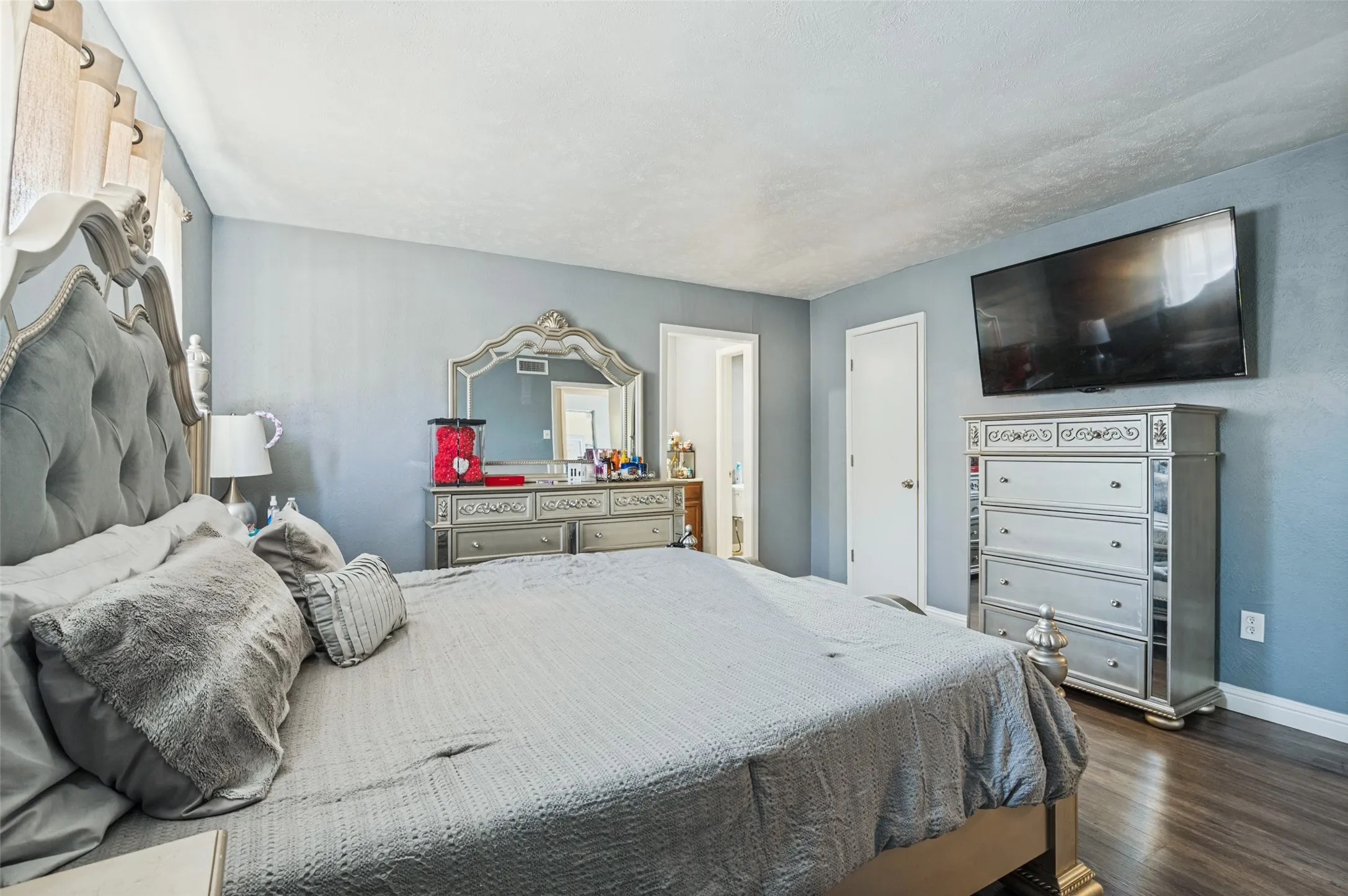 Single Family Residence For Sale in Dallas County , 1202 Canyon Oaks Drive, Lancaster, Texas 75146, 5 Bedroom, 2 Bathroom, Garage spaces, 2,025 Sqft, built in 1979, mls#21406151, Real Estate Agent in Lancaster, Homes For Sale in Dallas county, Homes For Sale in Lancaster, Realtor in Lancaster Texas, Real Estate Brokerage Independent Realty Texas, Luminita Cordes Realtor