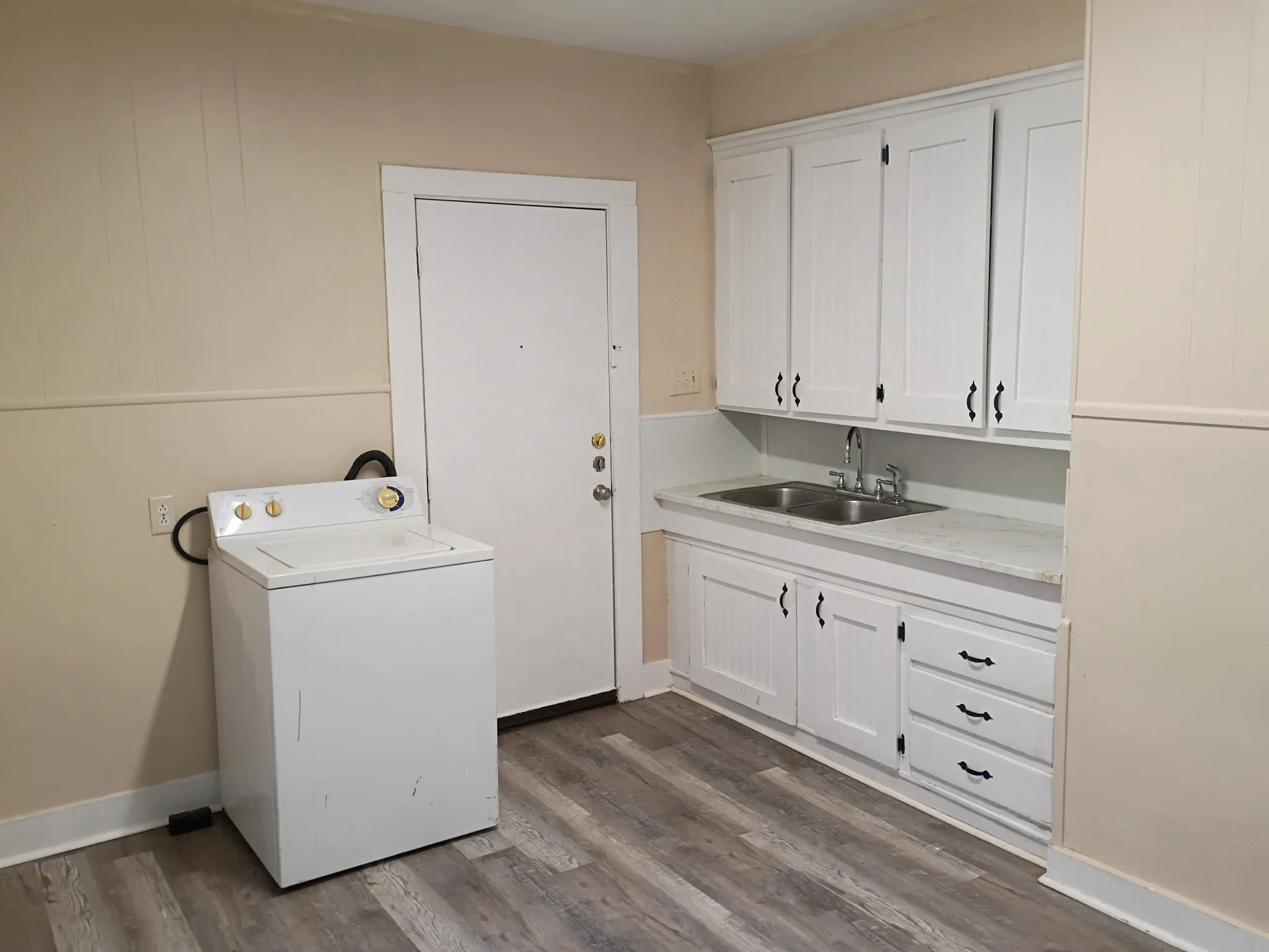 Single Family Residence For Sale in Taylor County , 925 Peach Street, Abilene, Texas 79602, 2 Bedroom, 1 Bathroom, Garage spaces, 776 Sqft, built in 1952, mls#21406244, Real Estate Agent in Abilene, Homes For Sale in Taylor county, Homes For Sale in Abilene, Realtor in Abilene Texas, Real Estate Brokerage Independent Realty Texas, Luminita Cordes Realtor