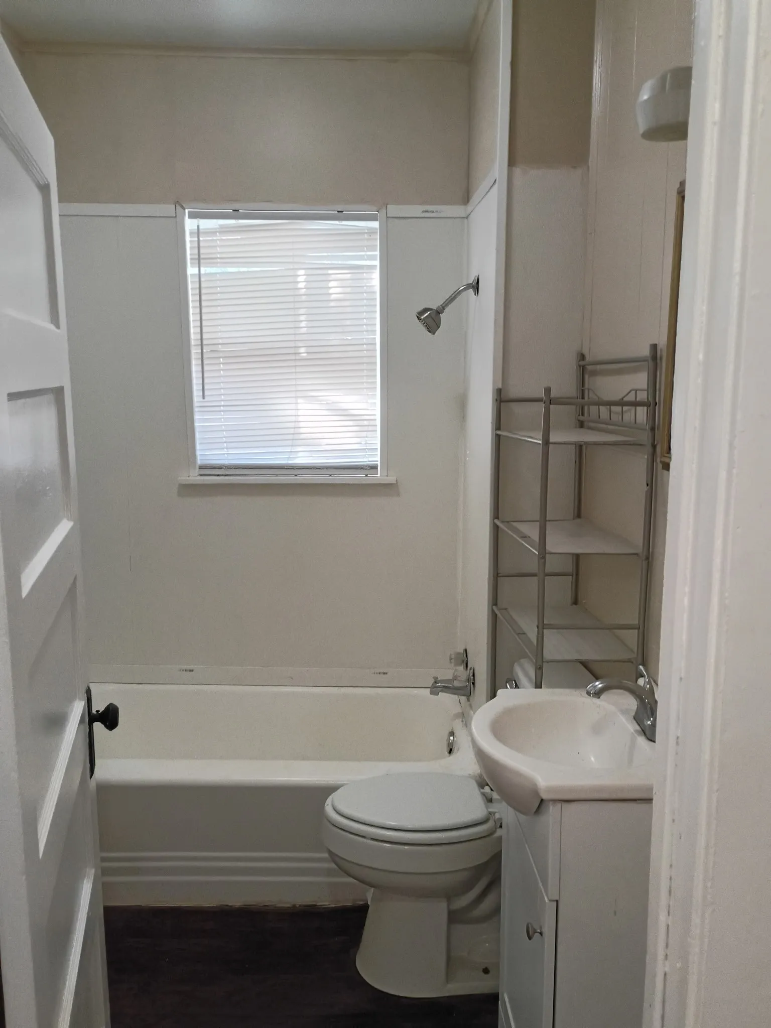 Single Family Residence For Sale in Taylor County , 925 Peach Street, Abilene, Texas 79602, 2 Bedroom, 1 Bathroom, Garage spaces, 776 Sqft, built in 1952, mls#21406244, Real Estate Agent in Abilene, Homes For Sale in Taylor county, Homes For Sale in Abilene, Realtor in Abilene Texas, Real Estate Brokerage Independent Realty Texas, Luminita Cordes Realtor