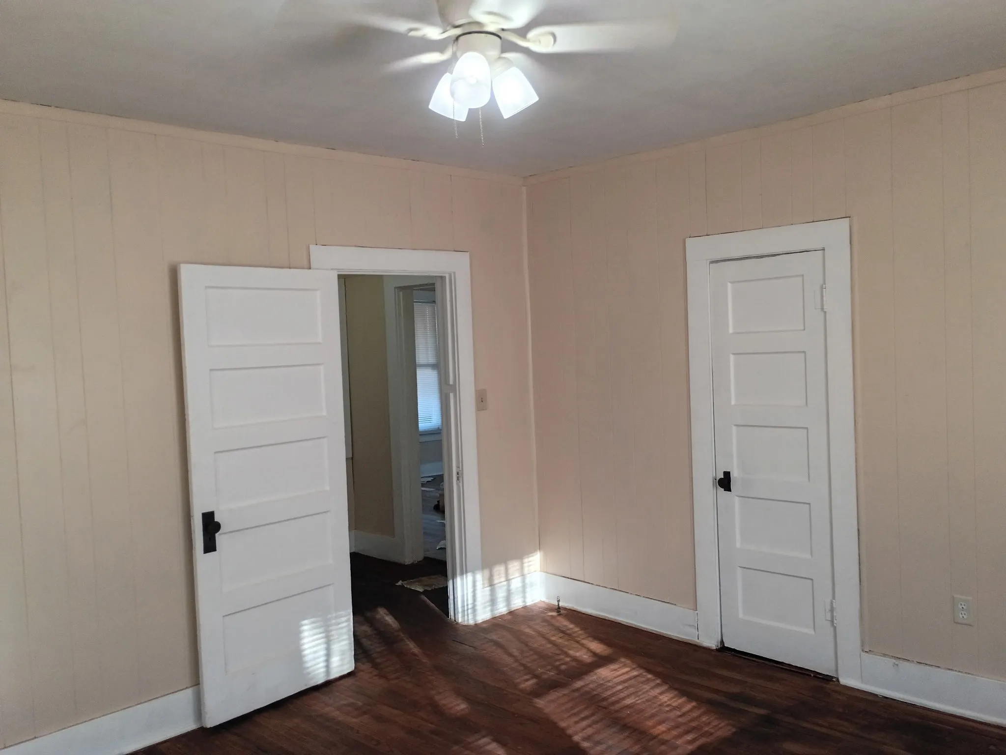 Single Family Residence For Sale in Taylor County , 925 Peach Street, Abilene, Texas 79602, 2 Bedroom, 1 Bathroom, Garage spaces, 776 Sqft, built in 1952, mls#21406244, Real Estate Agent in Abilene, Homes For Sale in Taylor county, Homes For Sale in Abilene, Realtor in Abilene Texas, Real Estate Brokerage Independent Realty Texas, Luminita Cordes Realtor