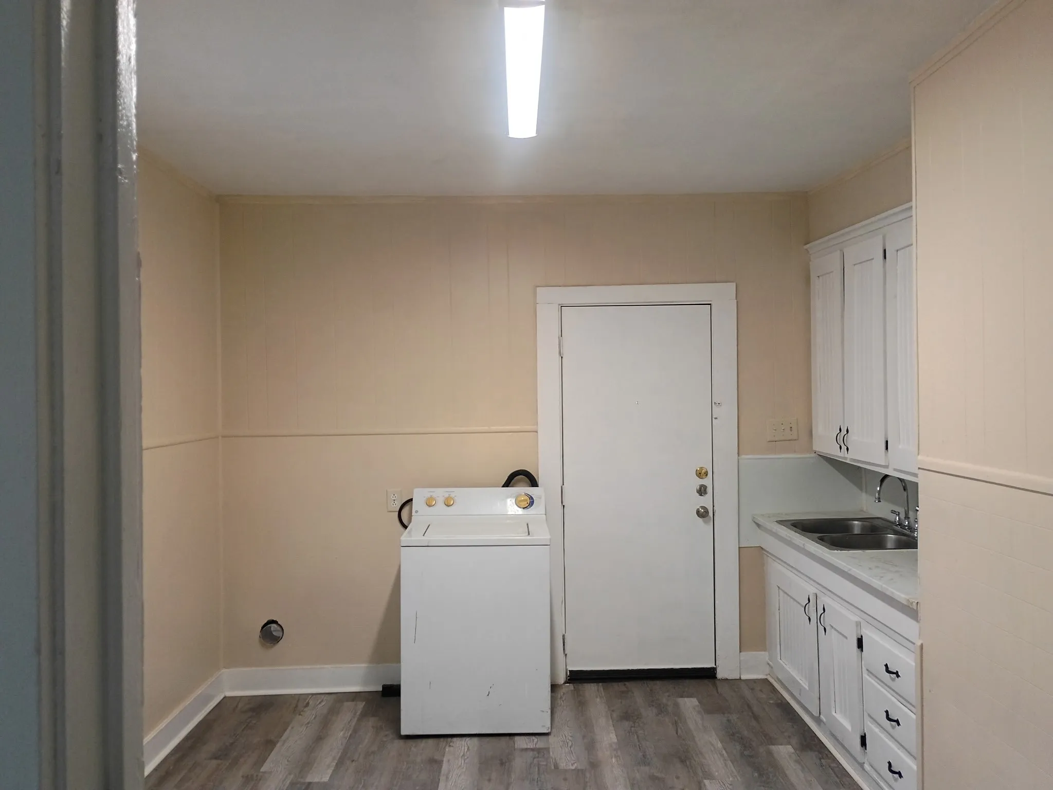 Single Family Residence For Sale in Taylor County , 925 Peach Street, Abilene, Texas 79602, 2 Bedroom, 1 Bathroom, Garage spaces, 776 Sqft, built in 1952, mls#21406244, Real Estate Agent in Abilene, Homes For Sale in Taylor county, Homes For Sale in Abilene, Realtor in Abilene Texas, Real Estate Brokerage Independent Realty Texas, Luminita Cordes Realtor