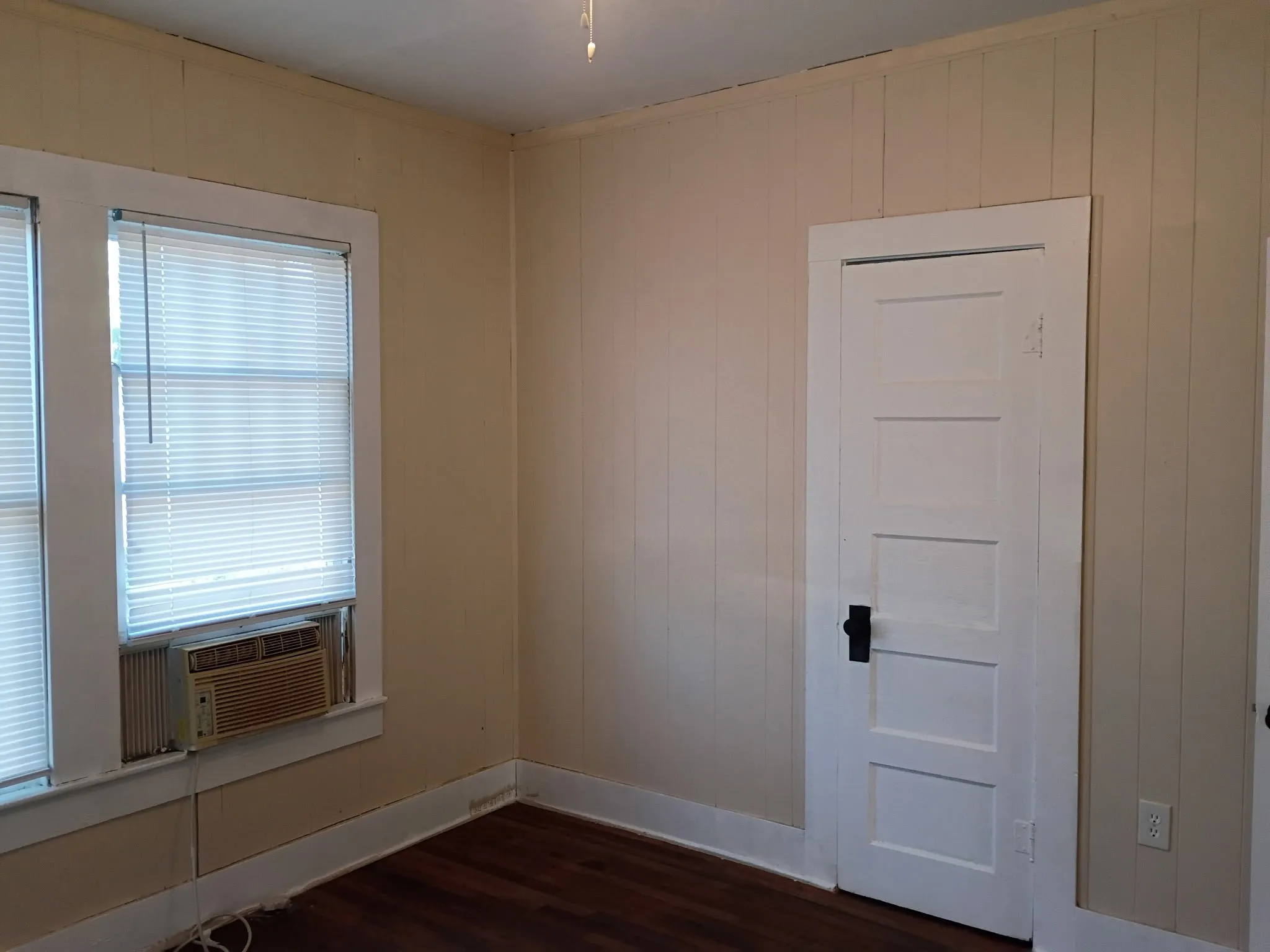 Single Family Residence For Sale in Taylor County , 925 Peach Street, Abilene, Texas 79602, 2 Bedroom, 1 Bathroom, Garage spaces, 776 Sqft, built in 1952, mls#21406244, Real Estate Agent in Abilene, Homes For Sale in Taylor county, Homes For Sale in Abilene, Realtor in Abilene Texas, Real Estate Brokerage Independent Realty Texas, Luminita Cordes Realtor