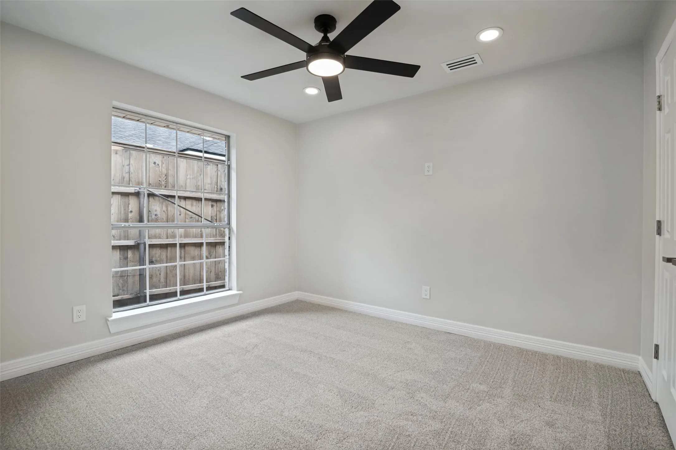 Single Family Residence For Rent in Dallas County , 2641 Windswept Lane, Mesquite, Texas 75181, 4 Bedroom, 3 Bathroom, 2 Garage spaces, 2,192 Sqft, built in 1988, mls#21406245, Real Estate Agent in Mesquite, Homes For Rent in Dallas county, Homes For Rent in Mesquite, Realtor in Mesquite Texas, Real Estate Brokerage Independent Realty Texas, Luminita Cordes Realtor