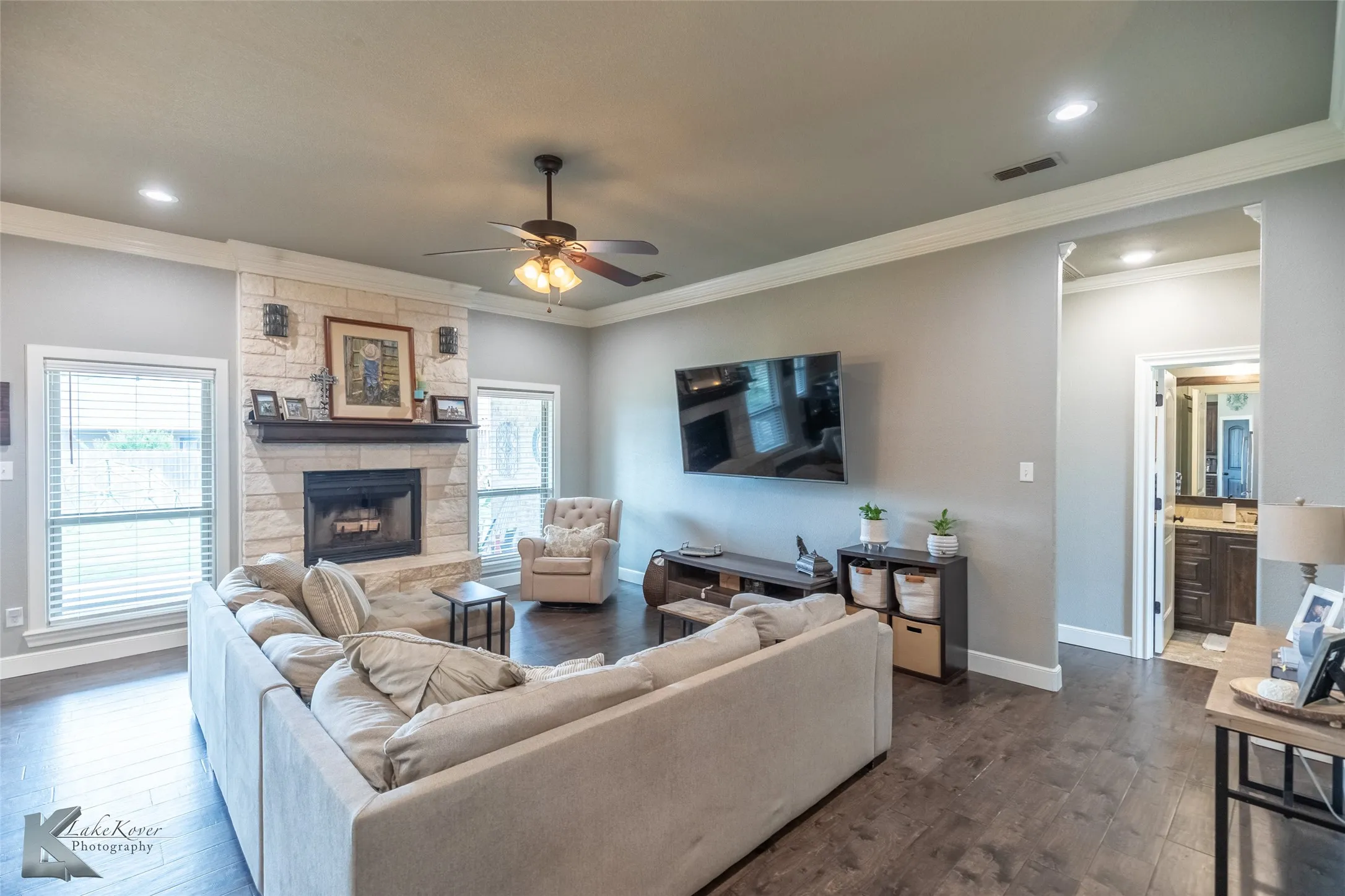Single Family Residence For Sale in Taylor County , 349 Mill Creek Drive, Abilene, Texas 79602, 4 Bedroom, 2 Bathroom, 2 Garage spaces, 2,003 Sqft, built in 2015, mls#21406170, Real Estate Agent in Abilene, Homes For Sale in Taylor county, Homes For Sale in Abilene, Realtor in Abilene Texas, Real Estate Brokerage Independent Realty Texas, Luminita Cordes Realtor