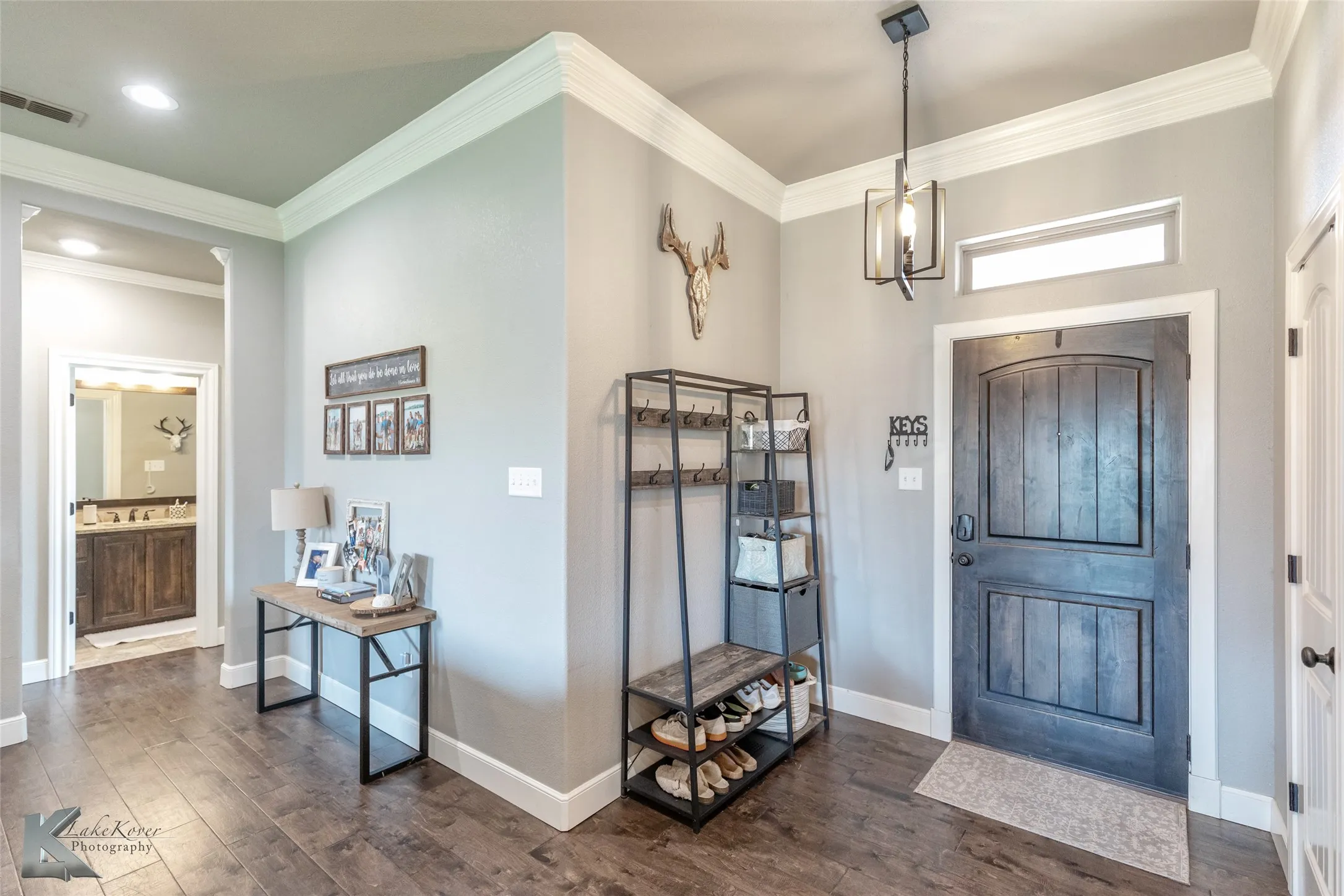 Single Family Residence For Sale in Taylor County , 349 Mill Creek Drive, Abilene, Texas 79602, 4 Bedroom, 2 Bathroom, 2 Garage spaces, 2,003 Sqft, built in 2015, mls#21406170, Real Estate Agent in Abilene, Homes For Sale in Taylor county, Homes For Sale in Abilene, Realtor in Abilene Texas, Real Estate Brokerage Independent Realty Texas, Luminita Cordes Realtor