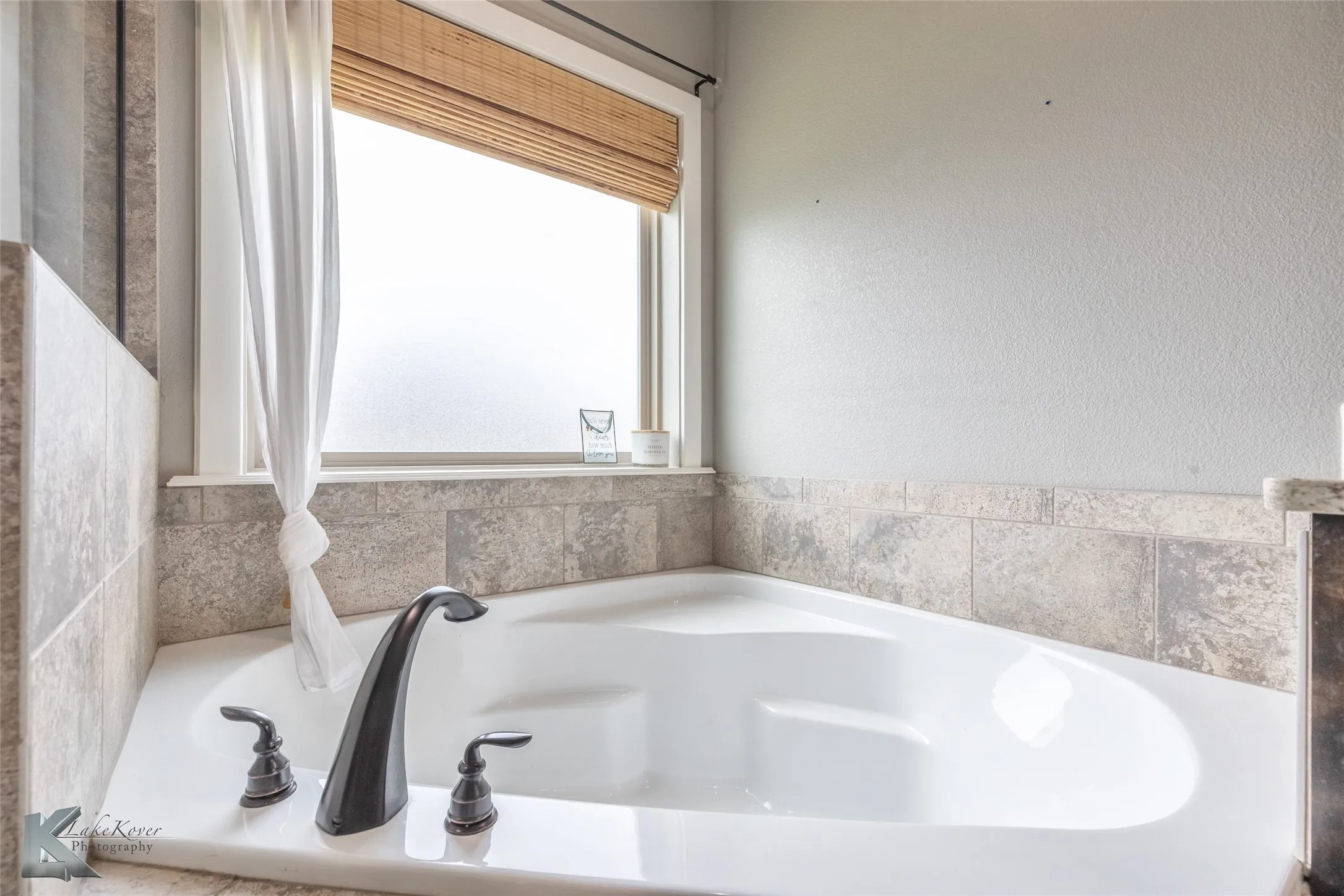 Single Family Residence For Sale in Taylor County , 349 Mill Creek Drive, Abilene, Texas 79602, 4 Bedroom, 2 Bathroom, 2 Garage spaces, 2,003 Sqft, built in 2015, mls#21406170, Real Estate Agent in Abilene, Homes For Sale in Taylor county, Homes For Sale in Abilene, Realtor in Abilene Texas, Real Estate Brokerage Independent Realty Texas, Luminita Cordes Realtor