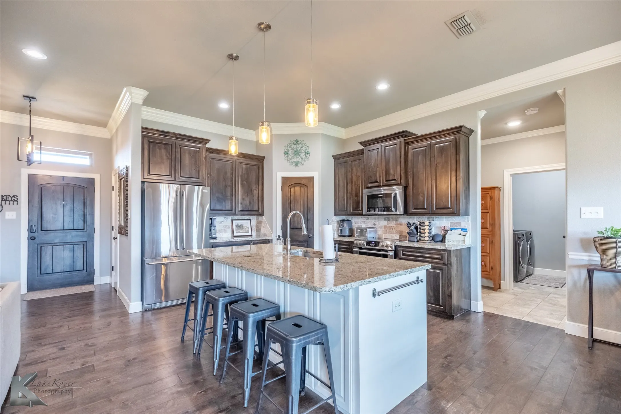 Single Family Residence For Sale in Taylor County , 349 Mill Creek Drive, Abilene, Texas 79602, 4 Bedroom, 2 Bathroom, 2 Garage spaces, 2,003 Sqft, built in 2015, mls#21406170, Real Estate Agent in Abilene, Homes For Sale in Taylor county, Homes For Sale in Abilene, Realtor in Abilene Texas, Real Estate Brokerage Independent Realty Texas, Luminita Cordes Realtor