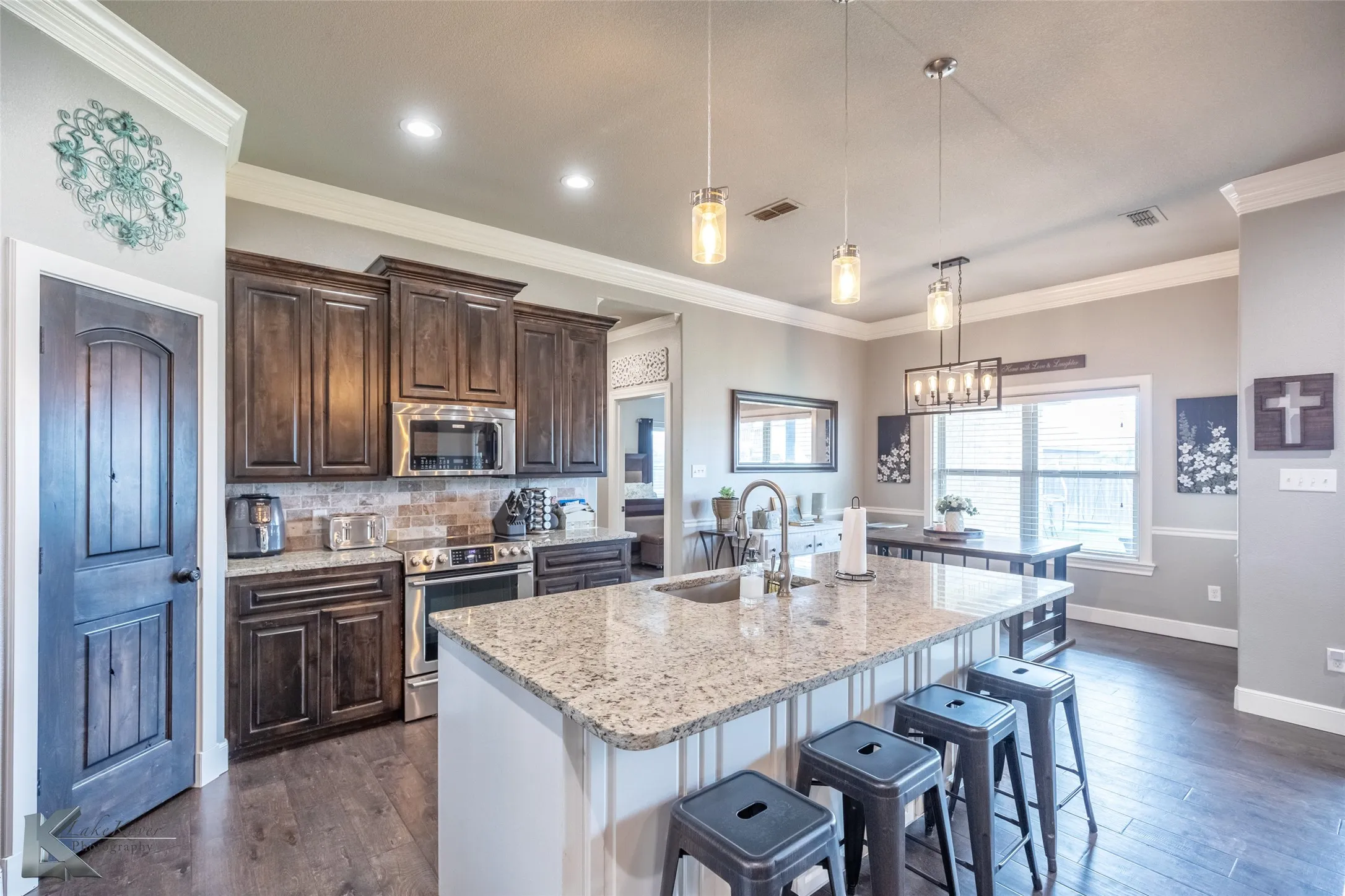 Single Family Residence For Sale in Taylor County , 349 Mill Creek Drive, Abilene, Texas 79602, 4 Bedroom, 2 Bathroom, 2 Garage spaces, 2,003 Sqft, built in 2015, mls#21406170, Real Estate Agent in Abilene, Homes For Sale in Taylor county, Homes For Sale in Abilene, Realtor in Abilene Texas, Real Estate Brokerage Independent Realty Texas, Luminita Cordes Realtor