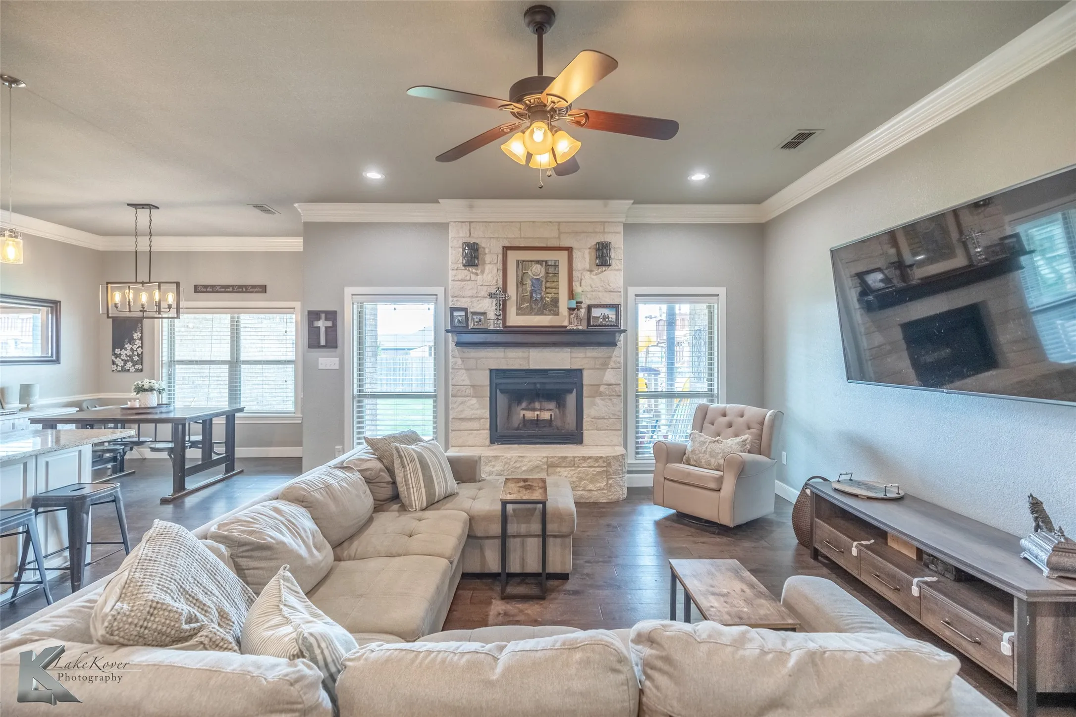 Single Family Residence For Sale in Taylor County , 349 Mill Creek Drive, Abilene, Texas 79602, 4 Bedroom, 2 Bathroom, 2 Garage spaces, 2,003 Sqft, built in 2015, mls#21406170, Real Estate Agent in Abilene, Homes For Sale in Taylor county, Homes For Sale in Abilene, Realtor in Abilene Texas, Real Estate Brokerage Independent Realty Texas, Luminita Cordes Realtor