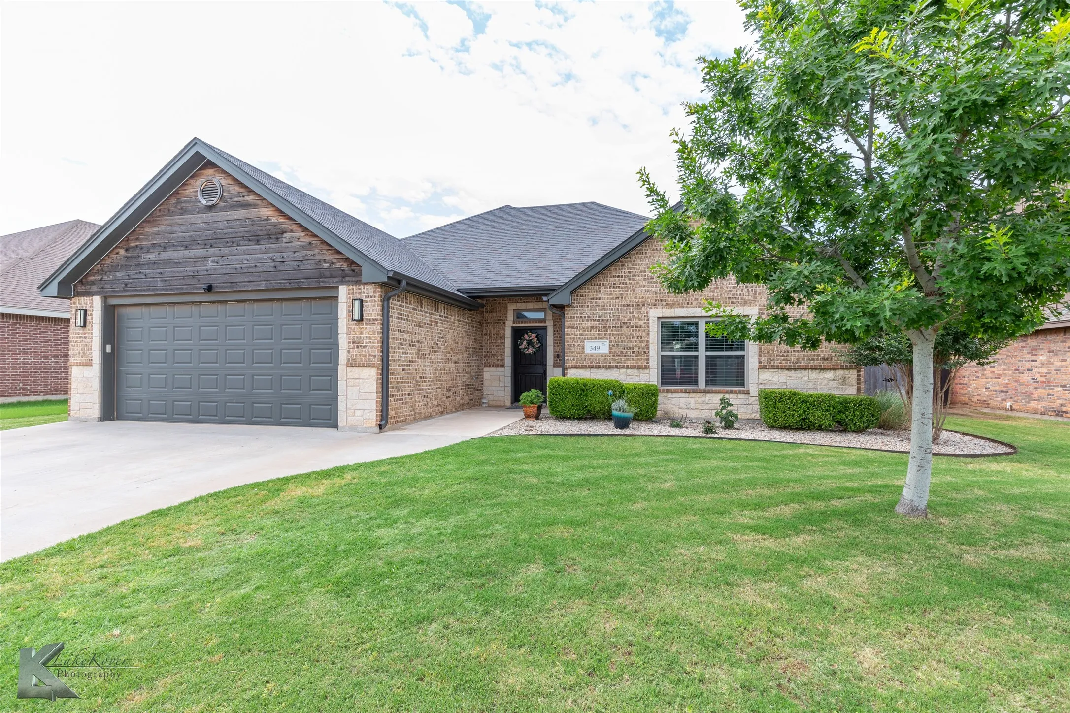 Single Family Residence For Sale in Taylor County , 349 Mill Creek Drive, Abilene, Texas 79602, 4 Bedroom, 2 Bathroom, 2 Garage spaces, 2,003 Sqft, built in 2015, mls#21406170, Real Estate Agent in Abilene, Homes For Sale in Taylor county, Homes For Sale in Abilene, Realtor in Abilene Texas, Real Estate Brokerage Independent Realty Texas, Luminita Cordes Realtor