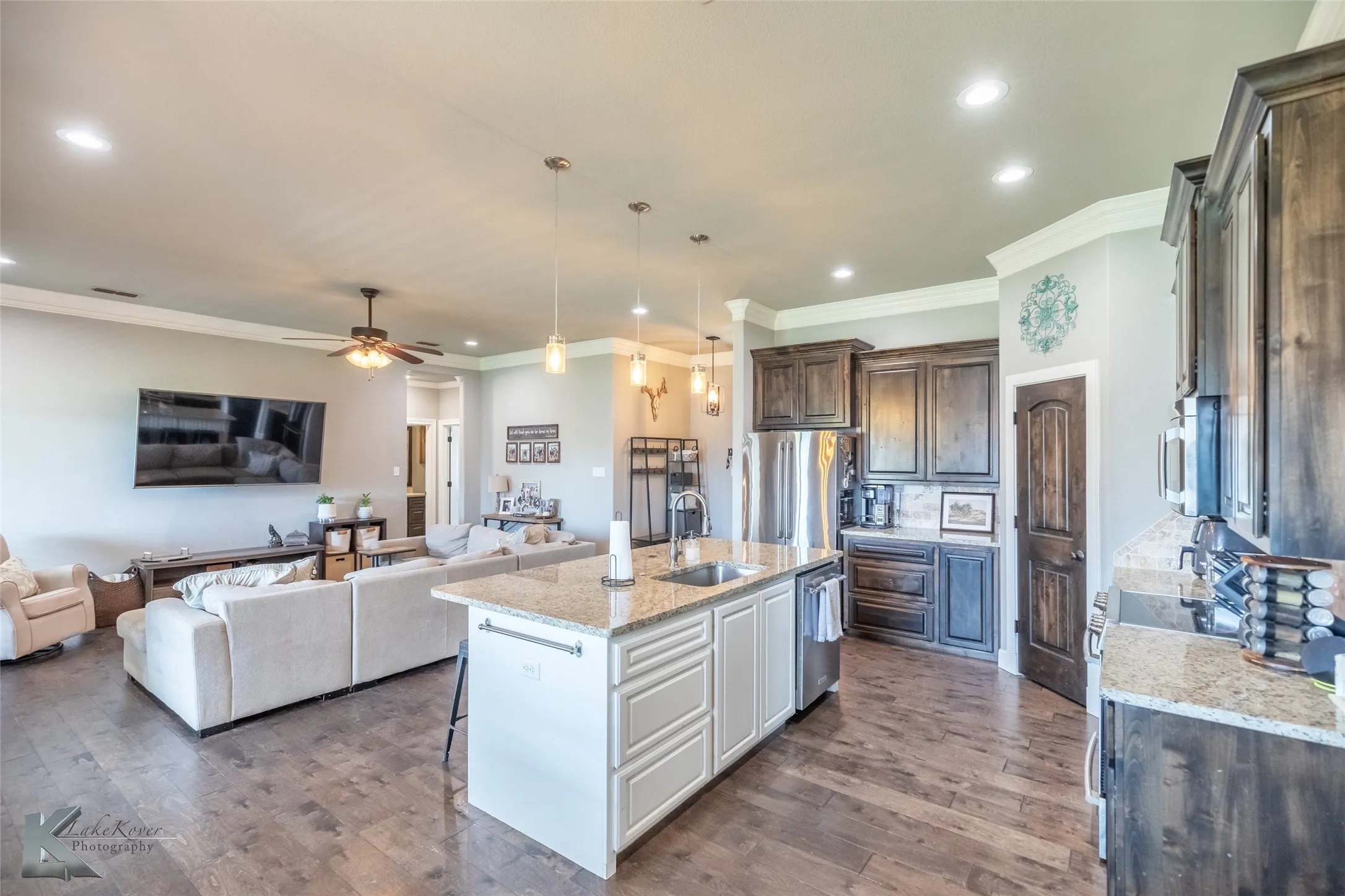 Single Family Residence For Sale in Taylor County , 349 Mill Creek Drive, Abilene, Texas 79602, 4 Bedroom, 2 Bathroom, 2 Garage spaces, 2,003 Sqft, built in 2015, mls#21406170, Real Estate Agent in Abilene, Homes For Sale in Taylor county, Homes For Sale in Abilene, Realtor in Abilene Texas, Real Estate Brokerage Independent Realty Texas, Luminita Cordes Realtor