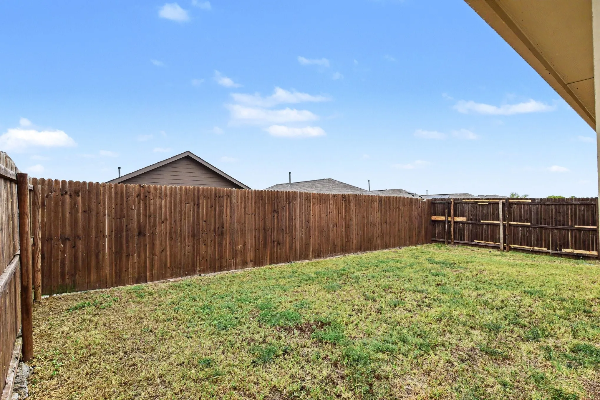 Single Family Residence For Sale in Kaufman County , 2921 Mourning Dove Trail, Crandall, Texas 75114, 3 Bedroom, 2 Bathroom, 2 Garage spaces, 1,422 Sqft, built in 2020, mls#21403421, Real Estate Agent in Crandall, Homes For Sale in Kaufman county, Homes For Sale in Crandall, Realtor in Crandall Texas, Real Estate Brokerage Independent Realty Texas, Luminita Cordes Realtor