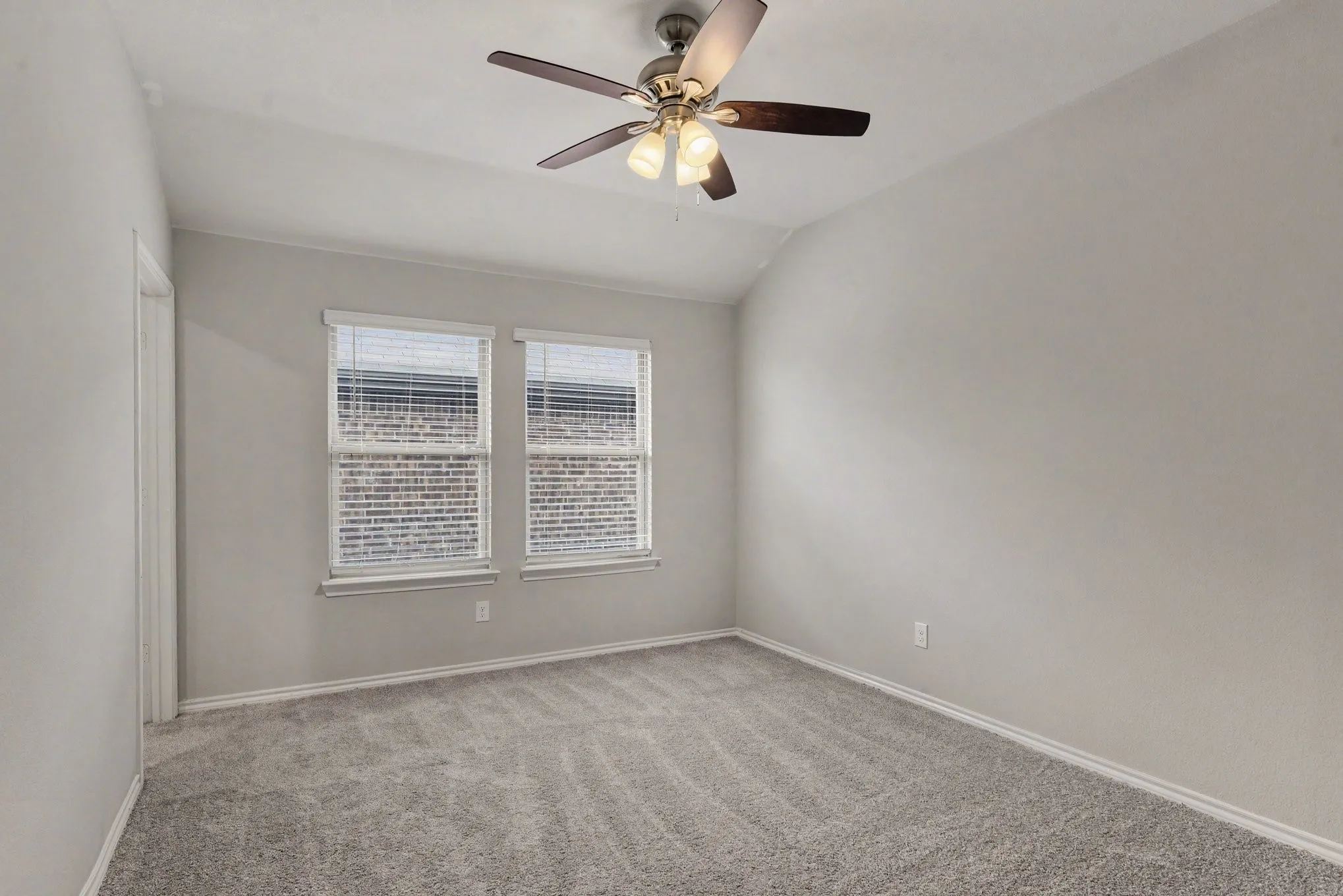 Single Family Residence For Sale in Kaufman County , 2921 Mourning Dove Trail, Crandall, Texas 75114, 3 Bedroom, 2 Bathroom, 2 Garage spaces, 1,422 Sqft, built in 2020, mls#21403421, Real Estate Agent in Crandall, Homes For Sale in Kaufman county, Homes For Sale in Crandall, Realtor in Crandall Texas, Real Estate Brokerage Independent Realty Texas, Luminita Cordes Realtor