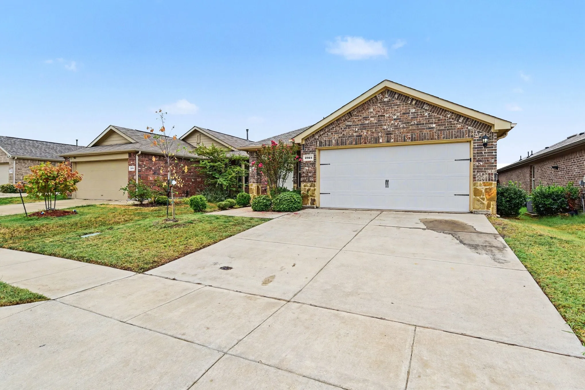 Single Family Residence For Sale in Kaufman County , 2921 Mourning Dove Trail, Crandall, Texas 75114, 3 Bedroom, 2 Bathroom, 2 Garage spaces, 1,422 Sqft, built in 2020, mls#21403421, Real Estate Agent in Crandall, Homes For Sale in Kaufman county, Homes For Sale in Crandall, Realtor in Crandall Texas, Real Estate Brokerage Independent Realty Texas, Luminita Cordes Realtor