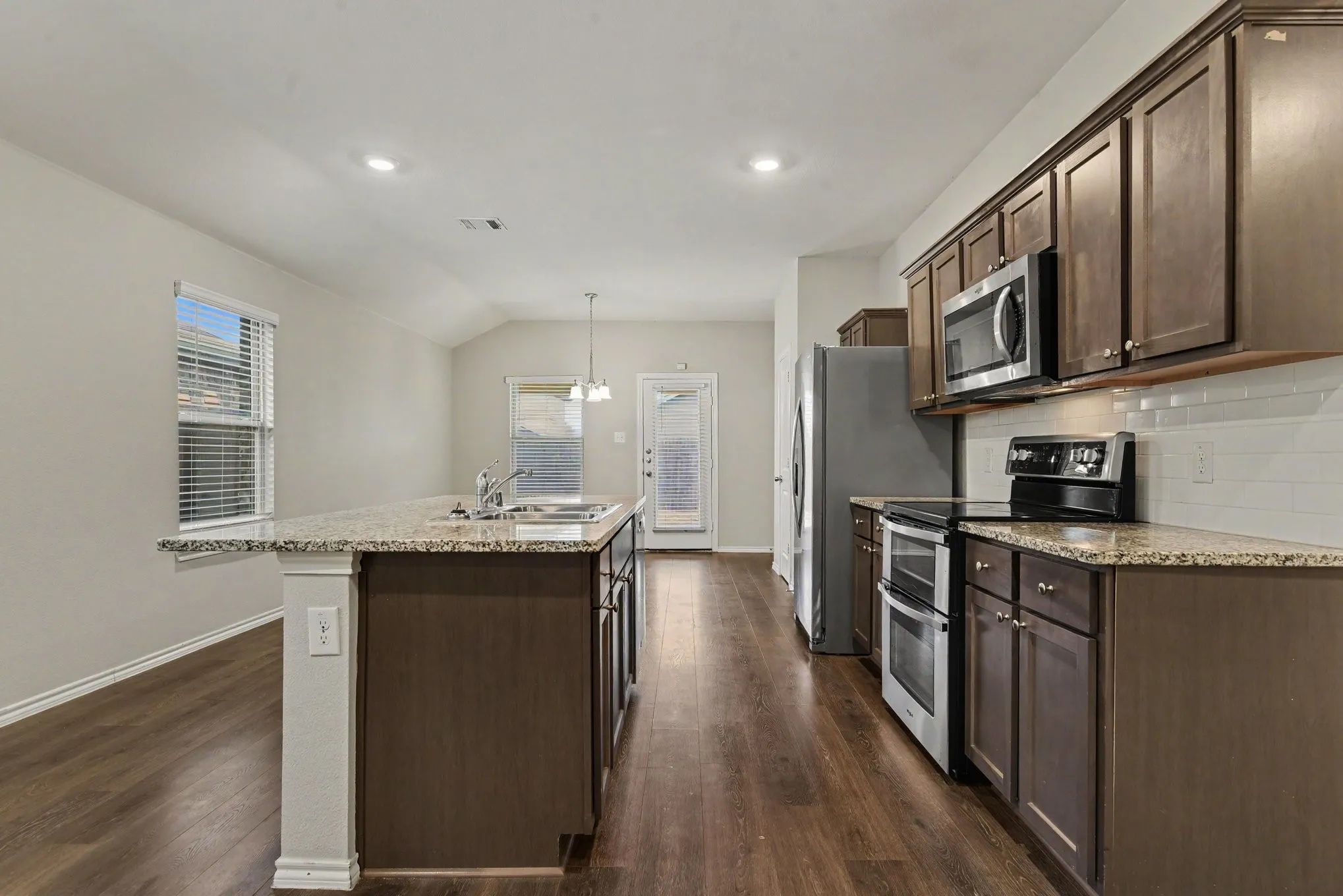 Single Family Residence For Sale in Kaufman County , 2921 Mourning Dove Trail, Crandall, Texas 75114, 3 Bedroom, 2 Bathroom, 2 Garage spaces, 1,422 Sqft, built in 2020, mls#21403421, Real Estate Agent in Crandall, Homes For Sale in Kaufman county, Homes For Sale in Crandall, Realtor in Crandall Texas, Real Estate Brokerage Independent Realty Texas, Luminita Cordes Realtor