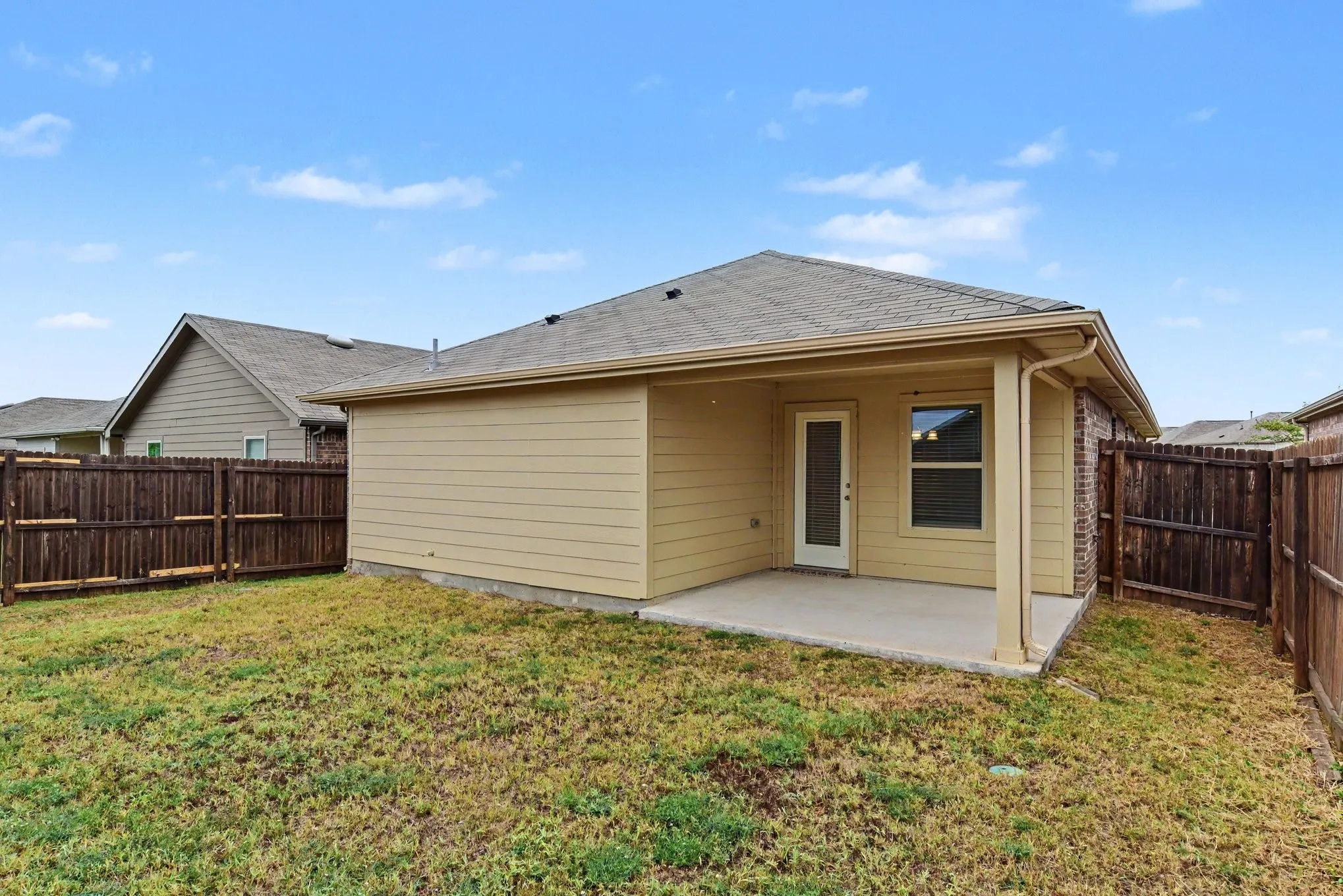 Single Family Residence For Sale in Kaufman County , 2921 Mourning Dove Trail, Crandall, Texas 75114, 3 Bedroom, 2 Bathroom, 2 Garage spaces, 1,422 Sqft, built in 2020, mls#21403421, Real Estate Agent in Crandall, Homes For Sale in Kaufman county, Homes For Sale in Crandall, Realtor in Crandall Texas, Real Estate Brokerage Independent Realty Texas, Luminita Cordes Realtor