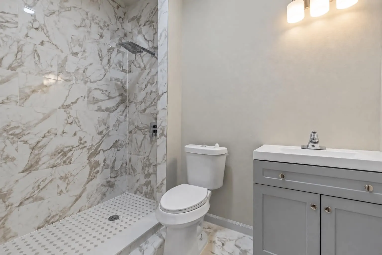 Single Family Residence For Sale in Dallas County , 1207 E Russell Avenue, Carrollton, Texas 75006, 3 Bedroom, 2 Bathroom, Garage spaces, 2,096 Sqft, built in 1954, mls#21406254, Real Estate Agent in Carrollton, Homes For Sale in Dallas county, Homes For Sale in Carrollton, Realtor in Carrollton Texas, Real Estate Brokerage Independent Realty Texas, Luminita Cordes Realtor