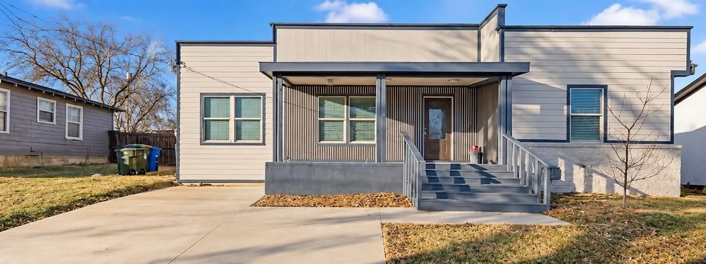 Single Family Residence For Sale in Dallas County , 1207 E Russell Avenue, Carrollton, Texas 75006, 3 Bedroom, 2 Bathroom, Garage spaces, 2,096 Sqft, built in 1954, mls#21406254, Real Estate Agent in Carrollton, Homes For Sale in Dallas county, Homes For Sale in Carrollton, Realtor in Carrollton Texas, Real Estate Brokerage Independent Realty Texas, Luminita Cordes Realtor