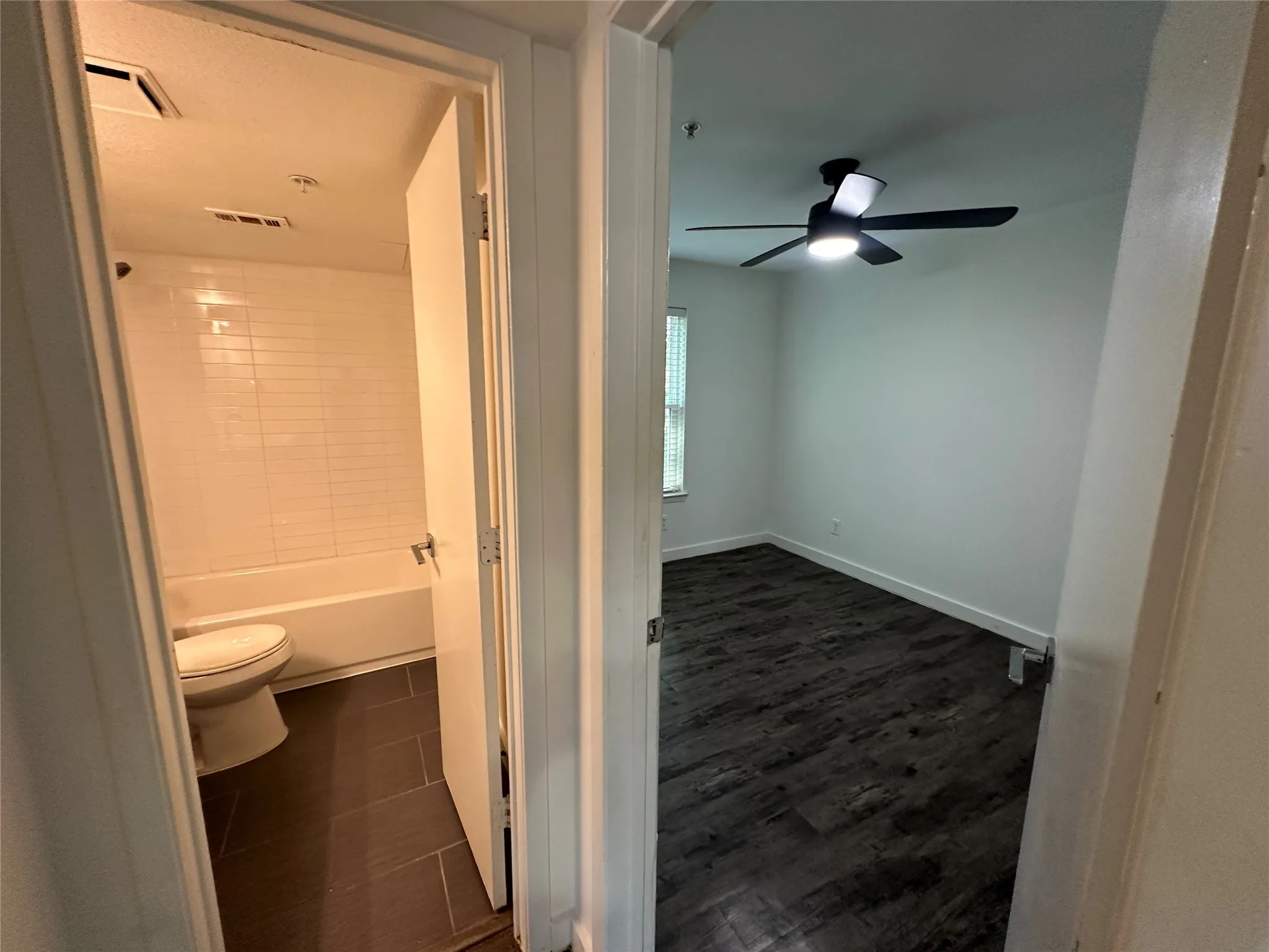 Apartment For Rent in Dallas County , 5404 Reiger Avenue 301, Dallas, Texas 75214, 3 Bedroom, 2 Bathroom, Garage spaces, 1,093 Sqft, built in 1986, mls#21406253, Real Estate Agent in Dallas, Homes For Rent in Dallas county, Homes For Rent in Dallas, Realtor in Dallas Texas, Real Estate Brokerage Independent Realty Texas, Luminita Cordes Realtor