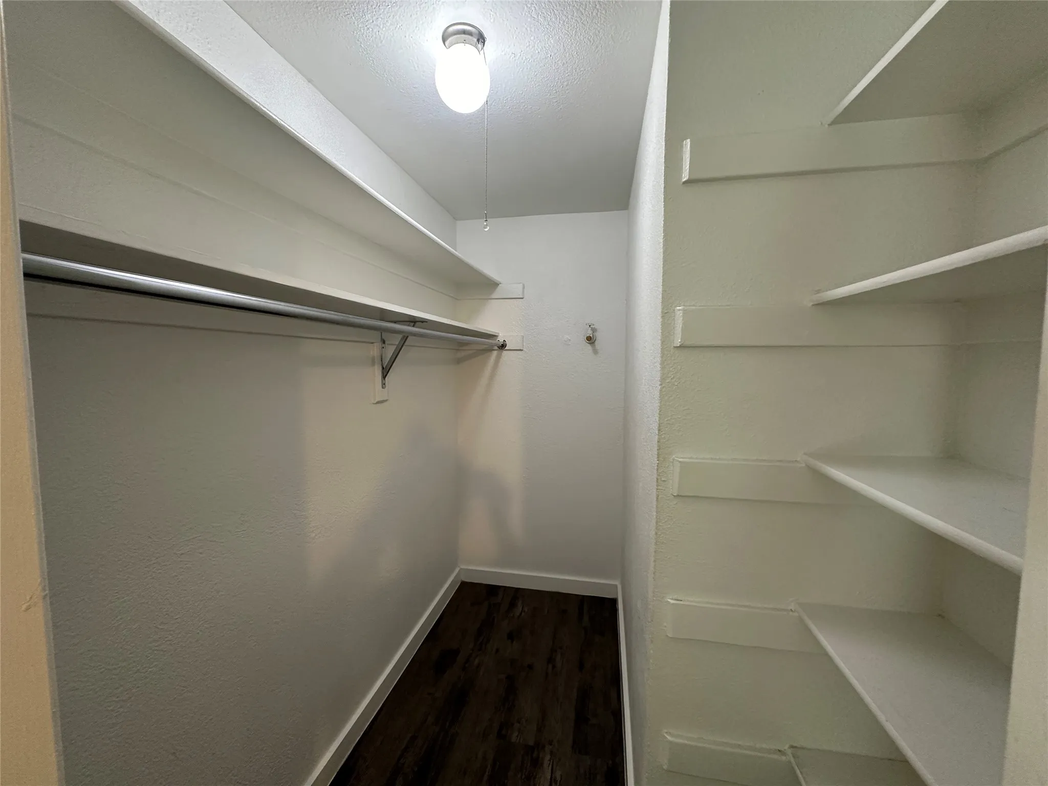 Apartment For Rent in Dallas County , 5404 Reiger Avenue 301, Dallas, Texas 75214, 3 Bedroom, 2 Bathroom, Garage spaces, 1,093 Sqft, built in 1986, mls#21406253, Real Estate Agent in Dallas, Homes For Rent in Dallas county, Homes For Rent in Dallas, Realtor in Dallas Texas, Real Estate Brokerage Independent Realty Texas, Luminita Cordes Realtor