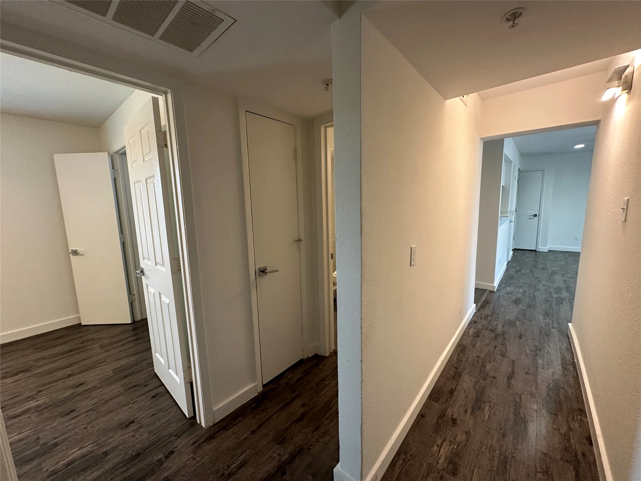 Apartment For Rent in Dallas County , 5404 Reiger Avenue 301, Dallas, Texas 75214, 3 Bedroom, 2 Bathroom, Garage spaces, 1,093 Sqft, built in 1986, mls#21406253, Real Estate Agent in Dallas, Homes For Rent in Dallas county, Homes For Rent in Dallas, Realtor in Dallas Texas, Real Estate Brokerage Independent Realty Texas, Luminita Cordes Realtor