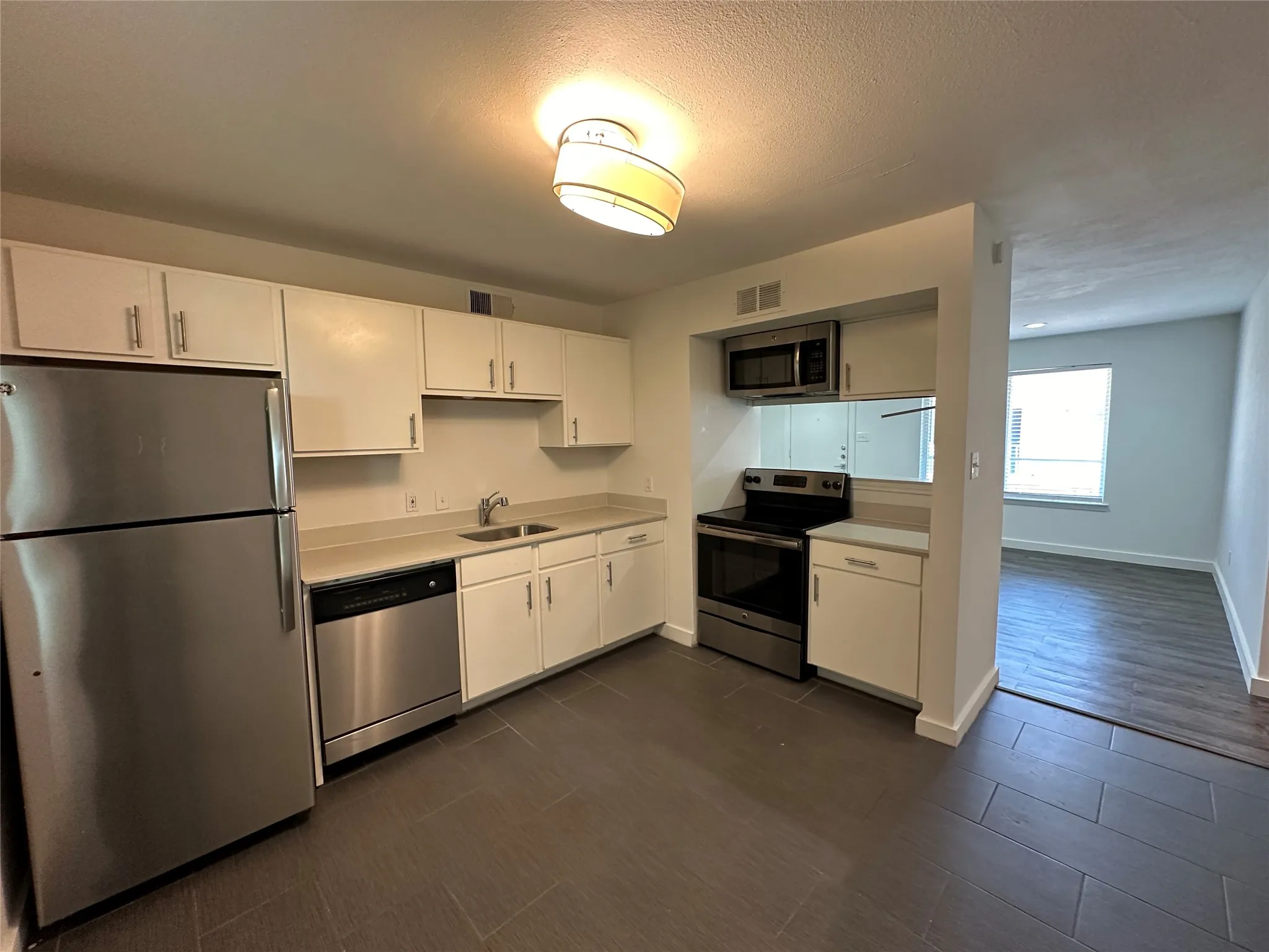 Apartment For Rent in Dallas County , 5404 Reiger Avenue 301, Dallas, Texas 75214, 3 Bedroom, 2 Bathroom, Garage spaces, 1,093 Sqft, built in 1986, mls#21406253, Real Estate Agent in Dallas, Homes For Rent in Dallas county, Homes For Rent in Dallas, Realtor in Dallas Texas, Real Estate Brokerage Independent Realty Texas, Luminita Cordes Realtor
