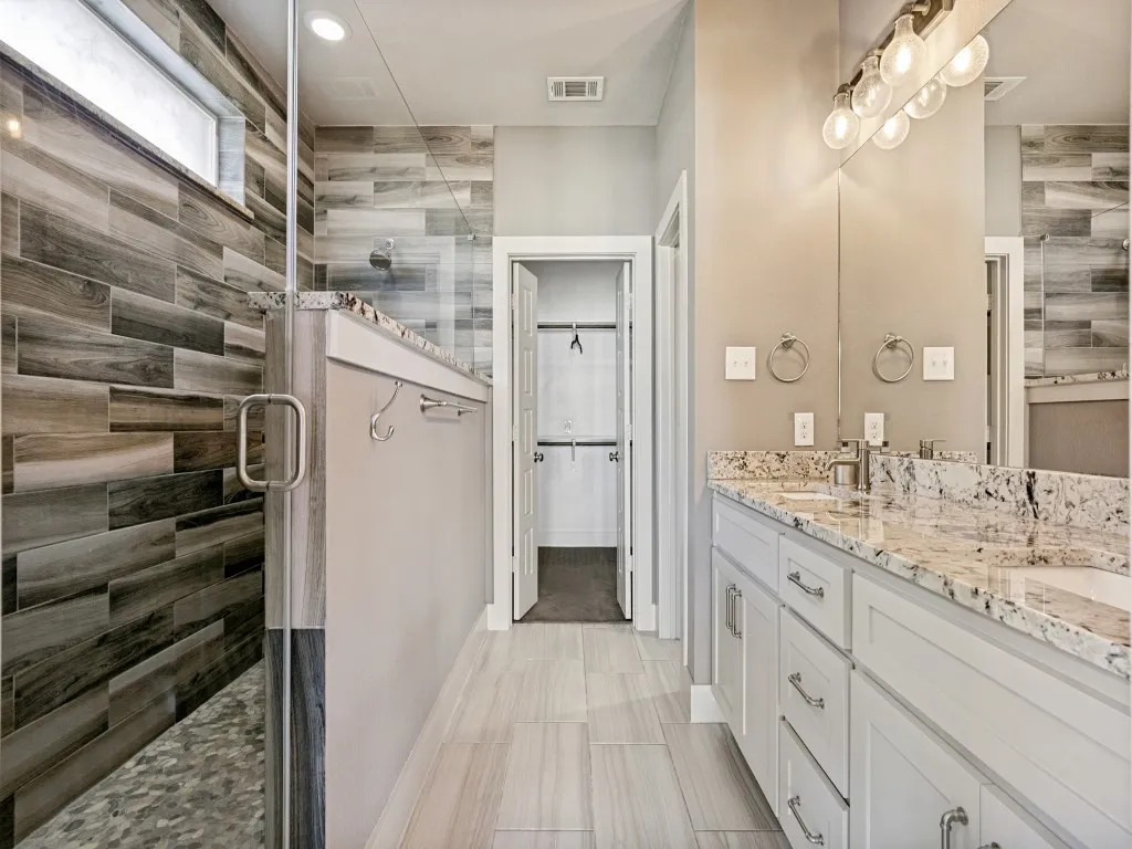 Townhouse For Sale in Tarrant County , 2901 Wingate Street, Fort Worth, Texas 76107, 3 Bedroom, 4 Bathroom, 2 Garage spaces, 2,536 Sqft, built in 2016, mls#21403318, Real Estate Agent in Fort Worth, Homes For Sale in Tarrant county, Homes For Sale in Fort Worth, Realtor in Fort Worth Texas, Real Estate Brokerage Independent Realty Texas, Luminita Cordes Realtor