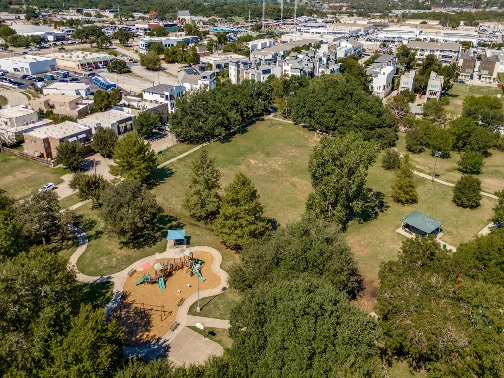 Townhouse For Sale in Tarrant County , 2901 Wingate Street, Fort Worth, Texas 76107, 3 Bedroom, 4 Bathroom, 2 Garage spaces, 2,536 Sqft, built in 2016, mls#21403318, Real Estate Agent in Fort Worth, Homes For Sale in Tarrant county, Homes For Sale in Fort Worth, Realtor in Fort Worth Texas, Real Estate Brokerage Independent Realty Texas, Luminita Cordes Realtor