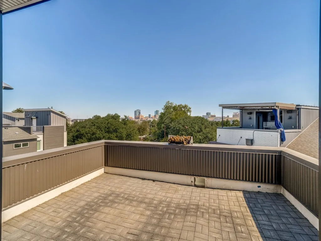 Townhouse For Sale in Tarrant County , 2901 Wingate Street, Fort Worth, Texas 76107, 3 Bedroom, 4 Bathroom, 2 Garage spaces, 2,536 Sqft, built in 2016, mls#21403318, Real Estate Agent in Fort Worth, Homes For Sale in Tarrant county, Homes For Sale in Fort Worth, Realtor in Fort Worth Texas, Real Estate Brokerage Independent Realty Texas, Luminita Cordes Realtor