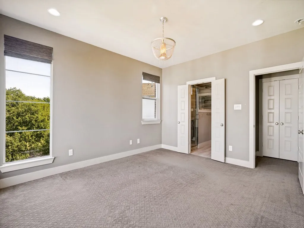 Townhouse For Sale in Tarrant County , 2901 Wingate Street, Fort Worth, Texas 76107, 3 Bedroom, 4 Bathroom, 2 Garage spaces, 2,536 Sqft, built in 2016, mls#21403318, Real Estate Agent in Fort Worth, Homes For Sale in Tarrant county, Homes For Sale in Fort Worth, Realtor in Fort Worth Texas, Real Estate Brokerage Independent Realty Texas, Luminita Cordes Realtor
