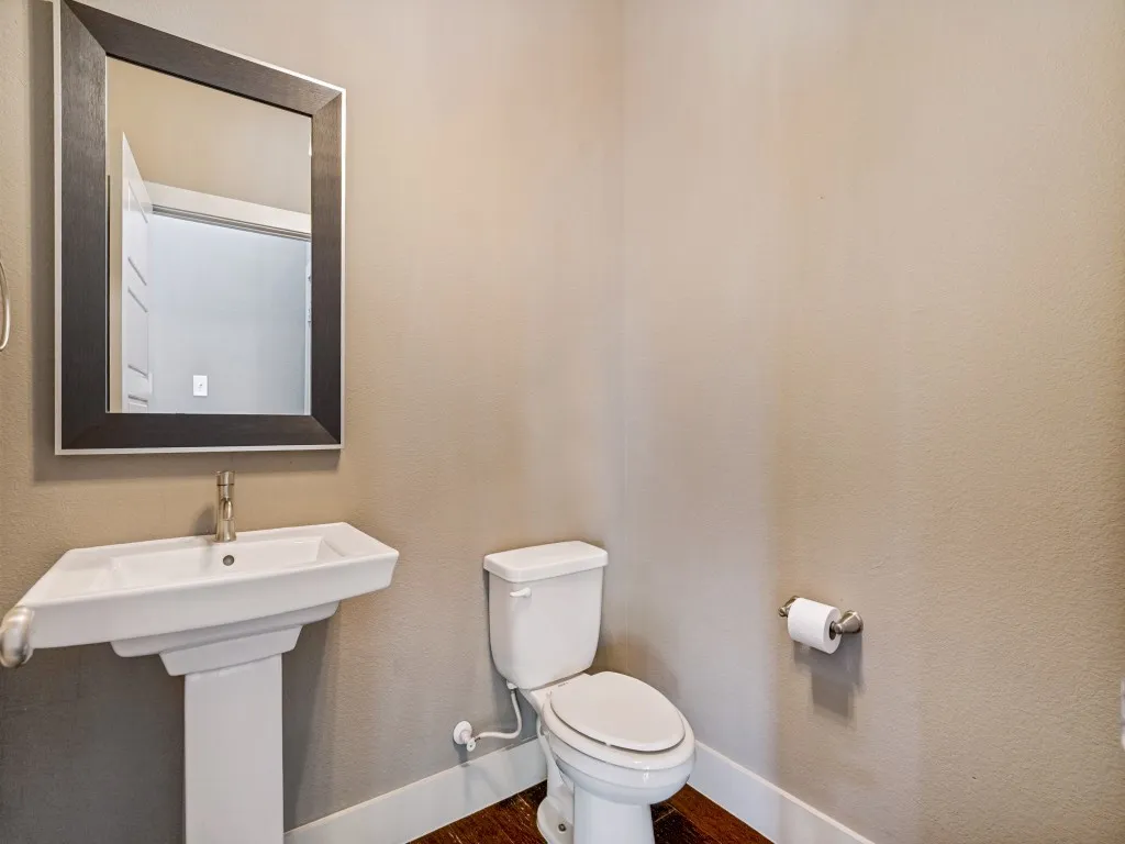 Townhouse For Sale in Tarrant County , 2901 Wingate Street, Fort Worth, Texas 76107, 3 Bedroom, 4 Bathroom, 2 Garage spaces, 2,536 Sqft, built in 2016, mls#21403318, Real Estate Agent in Fort Worth, Homes For Sale in Tarrant county, Homes For Sale in Fort Worth, Realtor in Fort Worth Texas, Real Estate Brokerage Independent Realty Texas, Luminita Cordes Realtor
