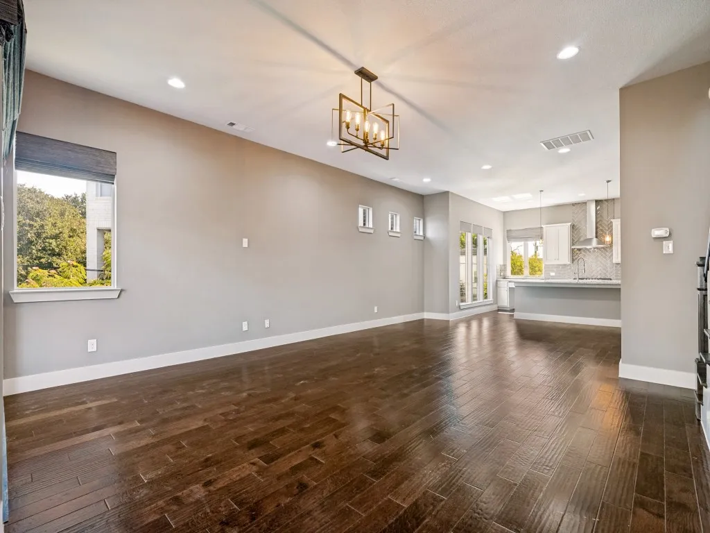 Townhouse For Sale in Tarrant County , 2901 Wingate Street, Fort Worth, Texas 76107, 3 Bedroom, 4 Bathroom, 2 Garage spaces, 2,536 Sqft, built in 2016, mls#21403318, Real Estate Agent in Fort Worth, Homes For Sale in Tarrant county, Homes For Sale in Fort Worth, Realtor in Fort Worth Texas, Real Estate Brokerage Independent Realty Texas, Luminita Cordes Realtor