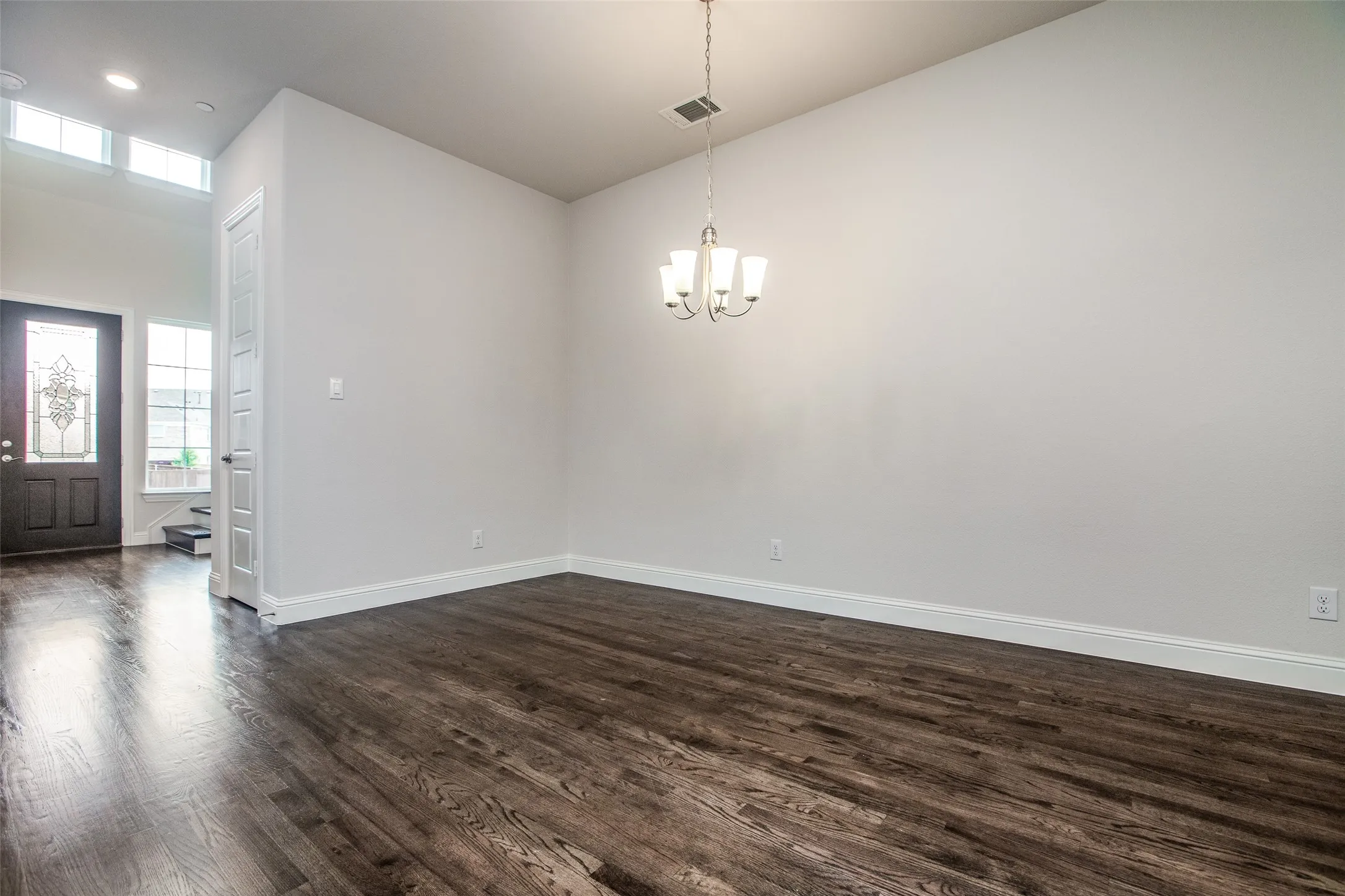 Townhouse For Rent in Collin County , 4944 Mckinney Hollow Drive, Mc Kinney, Texas 75070, 3 Bedroom, 3 Bathroom, 2 Garage spaces, 1,931 Sqft, built in 2021, mls#21406259, Real Estate Agent in Mc Kinney, Homes For Rent in Collin county, Homes For Rent in Mc Kinney, Realtor in Mc Kinney Texas, Real Estate Brokerage Independent Realty Texas, Luminita Cordes Realtor
