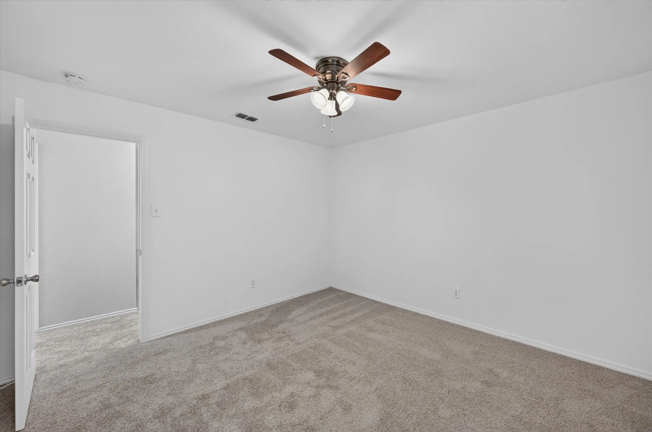 Single Family Residence For Sale in Tarrant County , 8417 Redheart Street, Arlington, Texas 76002, 4 Bedroom, 2 Bathroom, 2 Garage spaces, 2,105 Sqft, built in 2004, mls#21403770, Real Estate Agent in Arlington, Homes For Sale in Tarrant county, Homes For Sale in Arlington, Realtor in Arlington Texas, Real Estate Brokerage Independent Realty Texas, Luminita Cordes Realtor