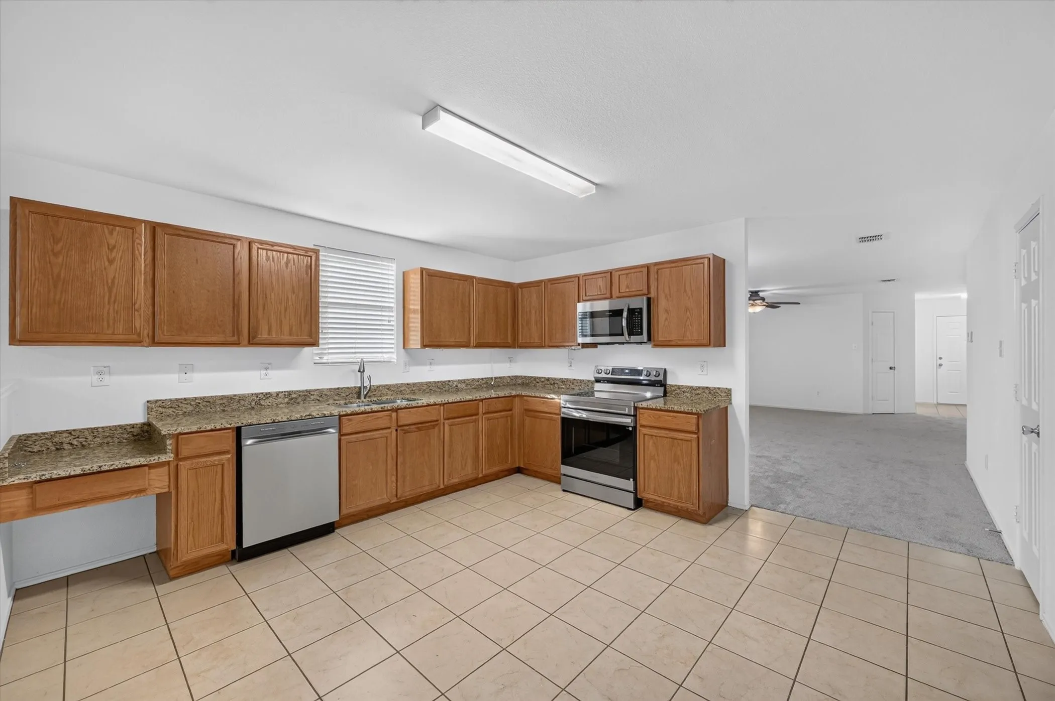 Single Family Residence For Sale in Tarrant County , 8417 Redheart Street, Arlington, Texas 76002, 4 Bedroom, 2 Bathroom, 2 Garage spaces, 2,105 Sqft, built in 2004, mls#21403770, Real Estate Agent in Arlington, Homes For Sale in Tarrant county, Homes For Sale in Arlington, Realtor in Arlington Texas, Real Estate Brokerage Independent Realty Texas, Luminita Cordes Realtor