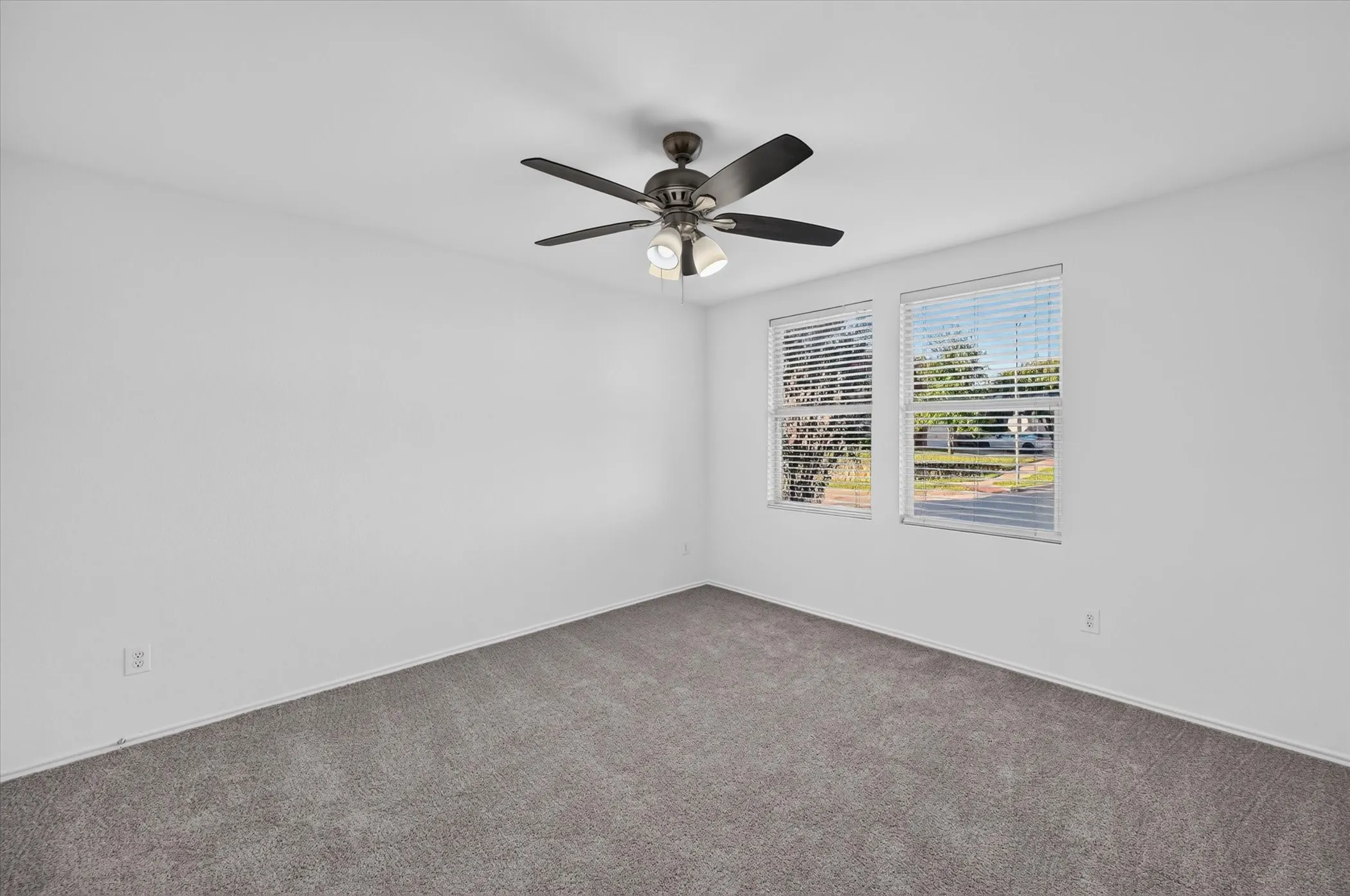 Single Family Residence For Sale in Tarrant County , 8417 Redheart Street, Arlington, Texas 76002, 4 Bedroom, 2 Bathroom, 2 Garage spaces, 2,105 Sqft, built in 2004, mls#21403770, Real Estate Agent in Arlington, Homes For Sale in Tarrant county, Homes For Sale in Arlington, Realtor in Arlington Texas, Real Estate Brokerage Independent Realty Texas, Luminita Cordes Realtor