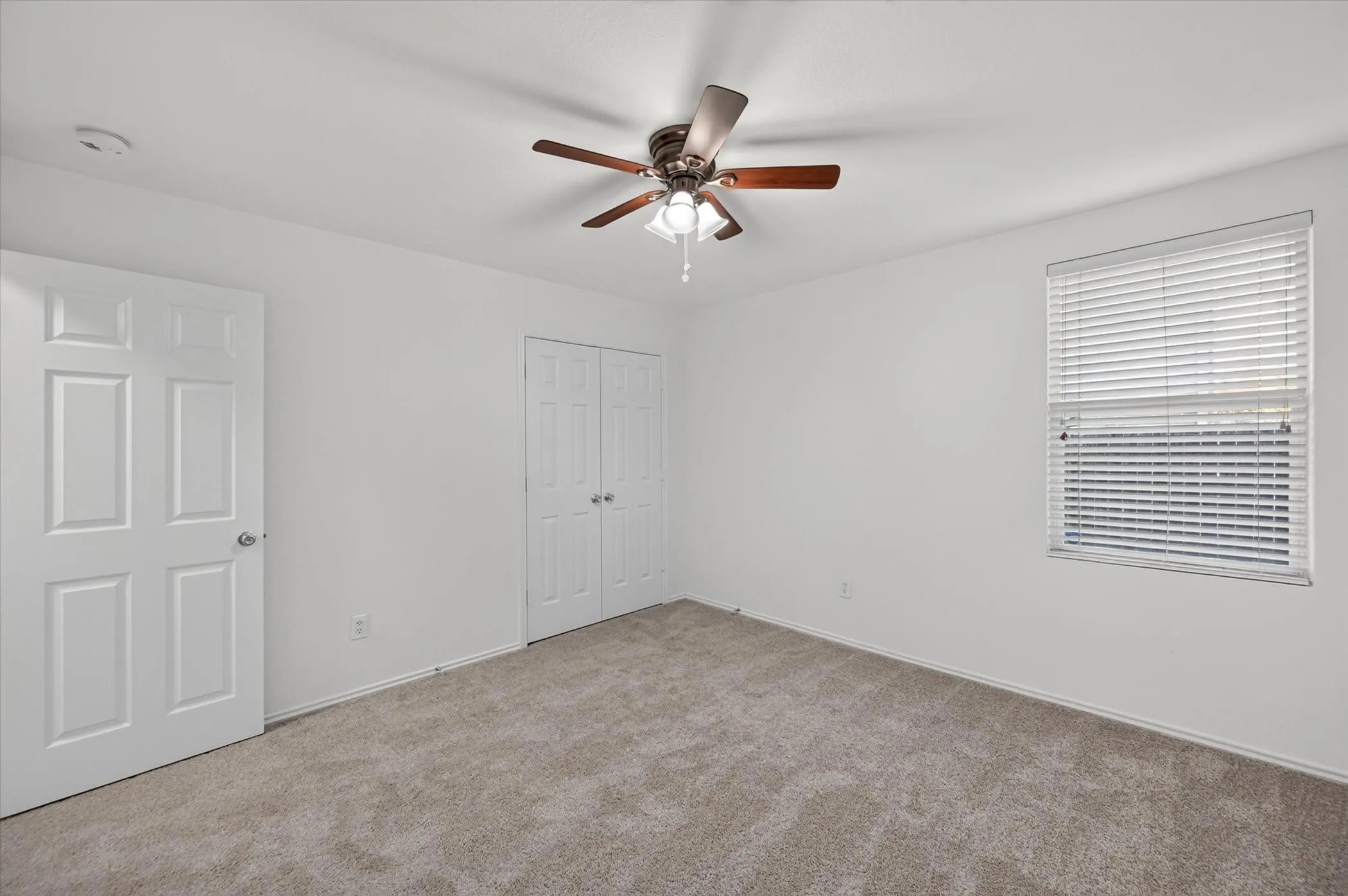 Single Family Residence For Sale in Tarrant County , 8417 Redheart Street, Arlington, Texas 76002, 4 Bedroom, 2 Bathroom, 2 Garage spaces, 2,105 Sqft, built in 2004, mls#21403770, Real Estate Agent in Arlington, Homes For Sale in Tarrant county, Homes For Sale in Arlington, Realtor in Arlington Texas, Real Estate Brokerage Independent Realty Texas, Luminita Cordes Realtor