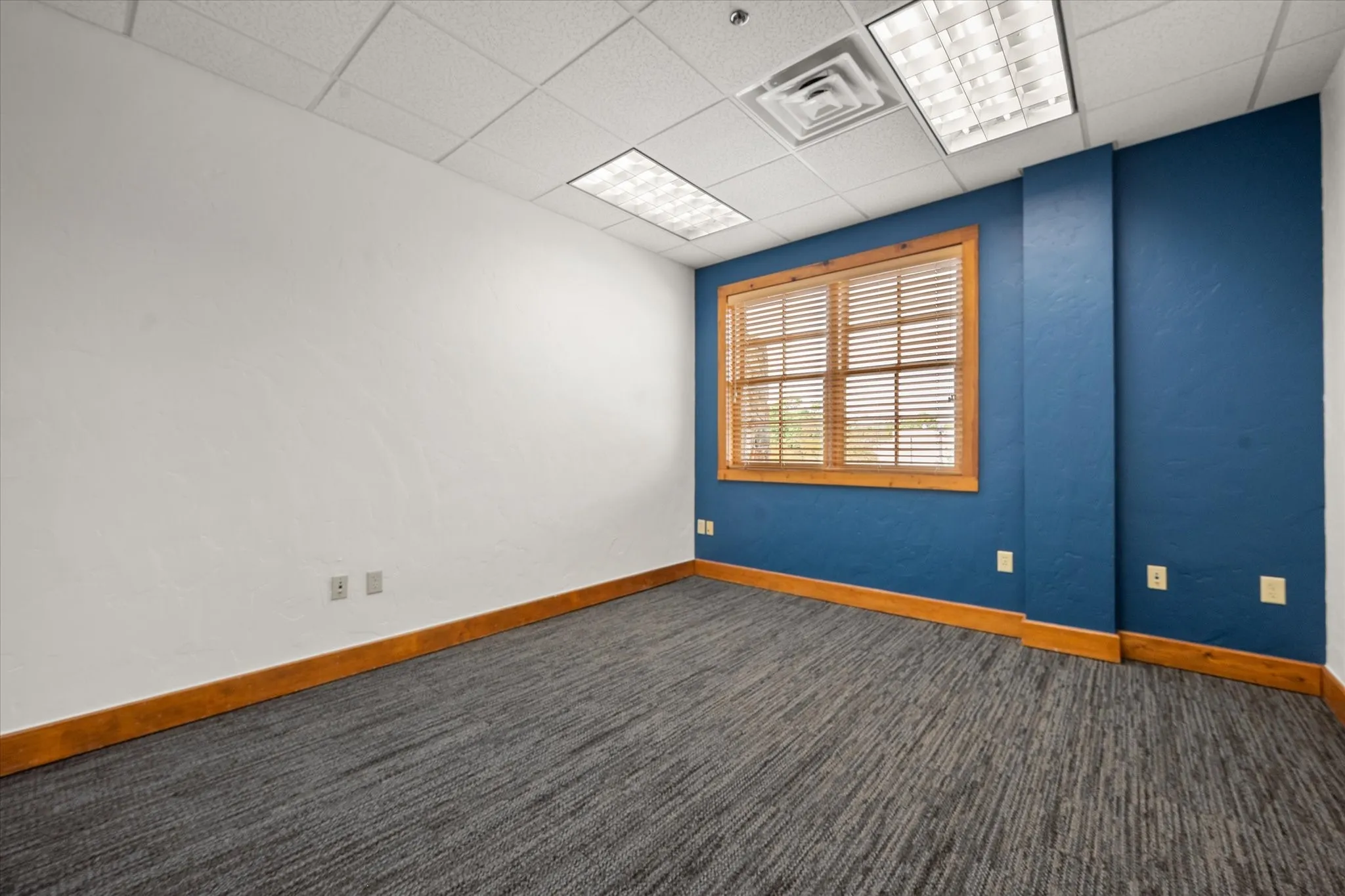 Office For Rent in Tarrant County , 2340 W Interstate 20, Arlington, Texas 76017, 0, 0, Garage spaces, 0 Sqft, built in 2003, mls#21406271, Real Estate Agent in Arlington, Homes For Rent in Tarrant county, Homes For Rent in Arlington, Realtor in Arlington Texas, Real Estate Brokerage Independent Realty Texas, Luminita Cordes Realtor