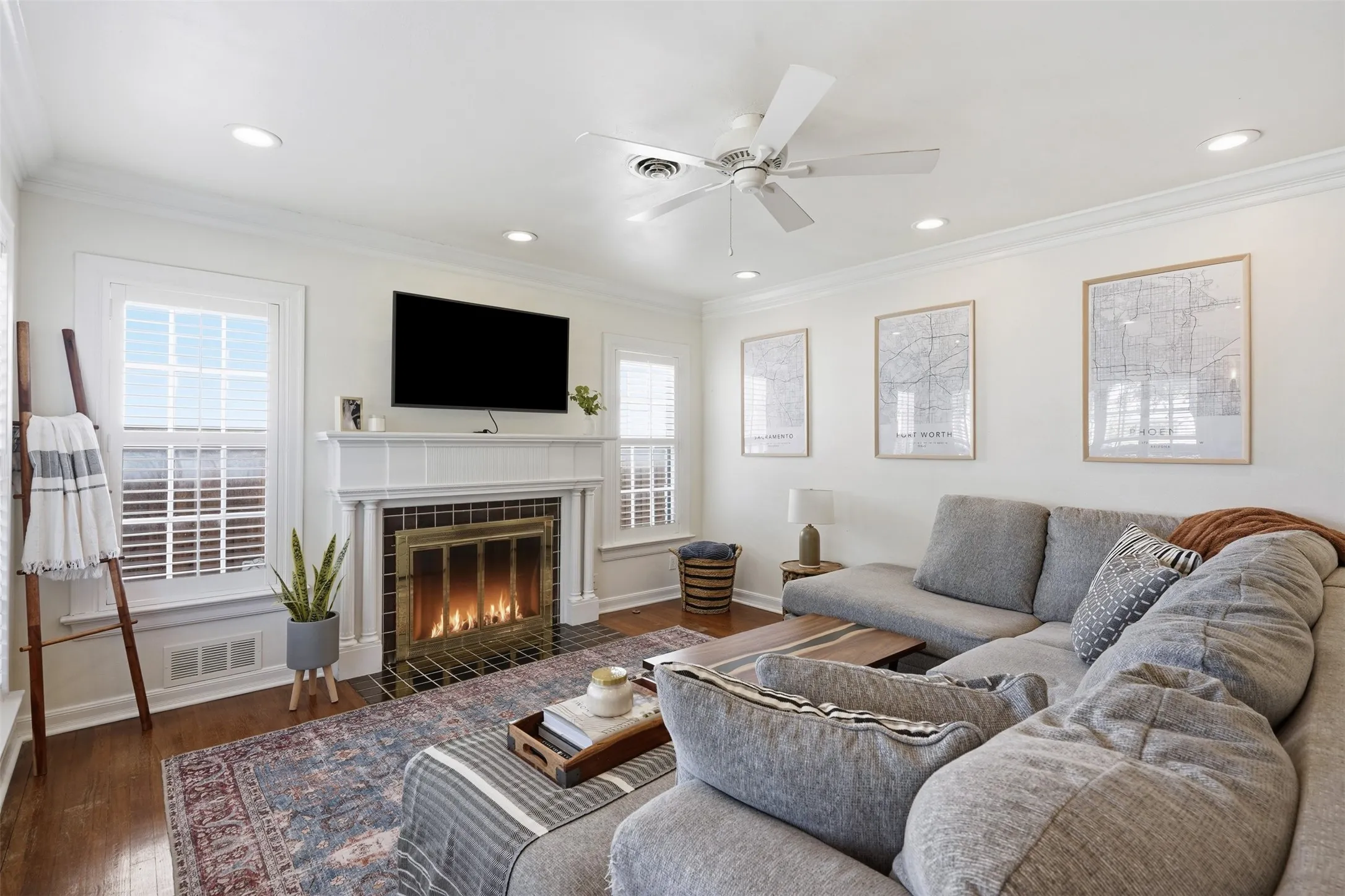 Single Family Residence For Sale in Tarrant County , 3639 Westcliff Road S, Fort Worth, Texas 76109, 2 Bedroom, 2 Bathroom, 2 Garage spaces, 1,809 Sqft, built in 1941, mls#21397656, Real Estate Agent in Fort Worth, Homes For Sale in Tarrant county, Homes For Sale in Fort Worth, Realtor in Fort Worth Texas, Real Estate Brokerage Independent Realty Texas, Luminita Cordes Realtor