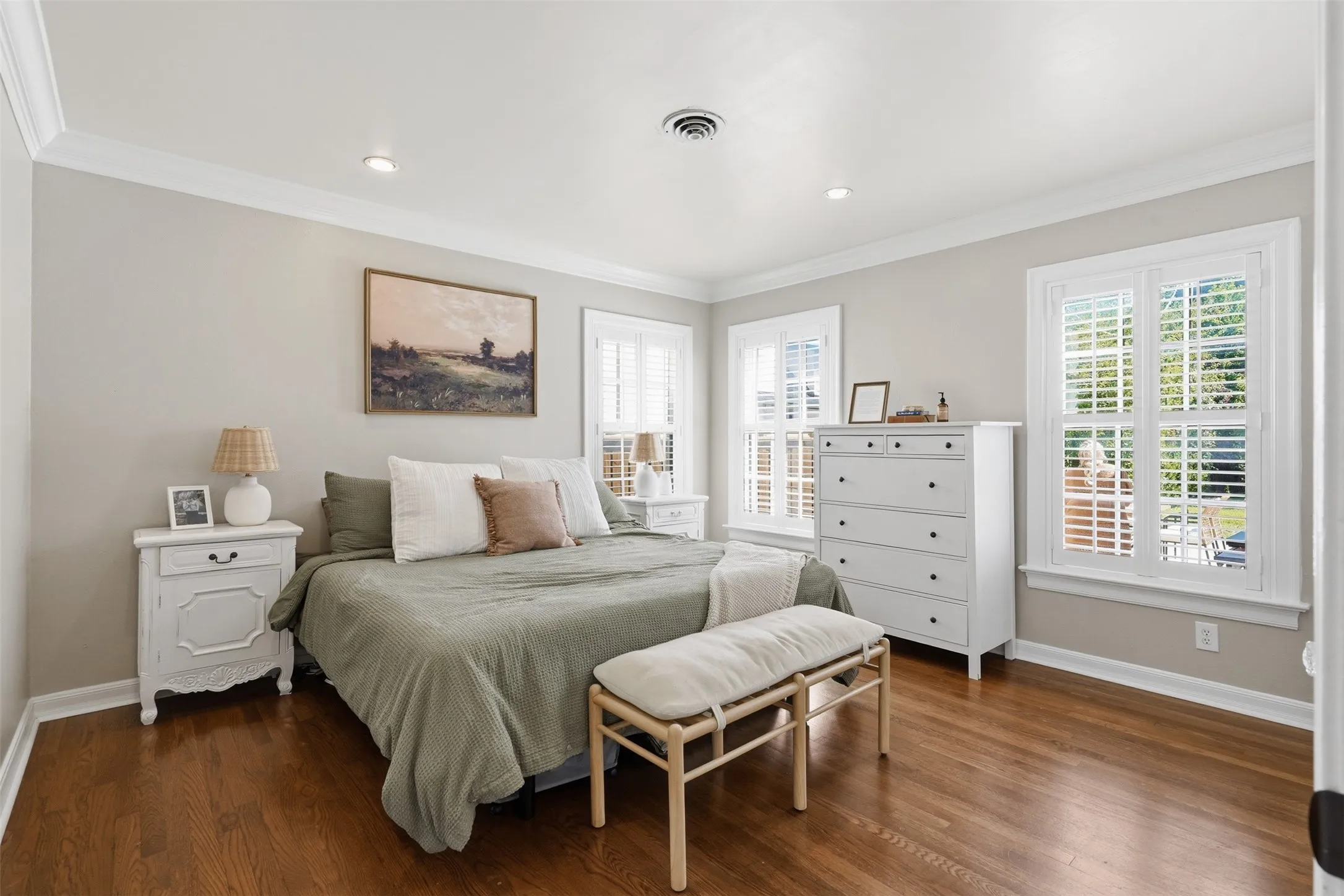 Single Family Residence For Sale in Tarrant County , 3639 Westcliff Road S, Fort Worth, Texas 76109, 2 Bedroom, 2 Bathroom, 2 Garage spaces, 1,809 Sqft, built in 1941, mls#21397656, Real Estate Agent in Fort Worth, Homes For Sale in Tarrant county, Homes For Sale in Fort Worth, Realtor in Fort Worth Texas, Real Estate Brokerage Independent Realty Texas, Luminita Cordes Realtor