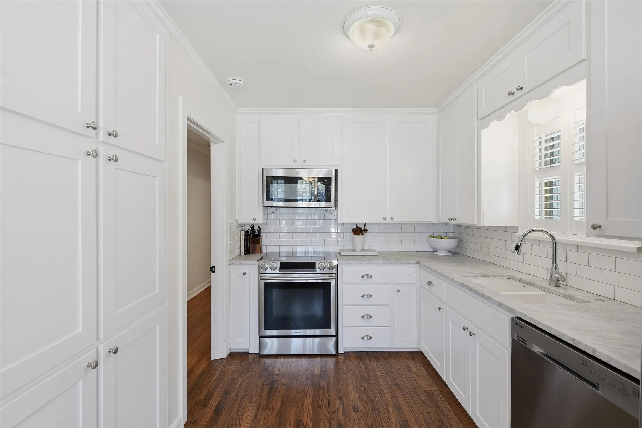Single Family Residence For Sale in Tarrant County , 3639 Westcliff Road S, Fort Worth, Texas 76109, 2 Bedroom, 2 Bathroom, 2 Garage spaces, 1,809 Sqft, built in 1941, mls#21397656, Real Estate Agent in Fort Worth, Homes For Sale in Tarrant county, Homes For Sale in Fort Worth, Realtor in Fort Worth Texas, Real Estate Brokerage Independent Realty Texas, Luminita Cordes Realtor