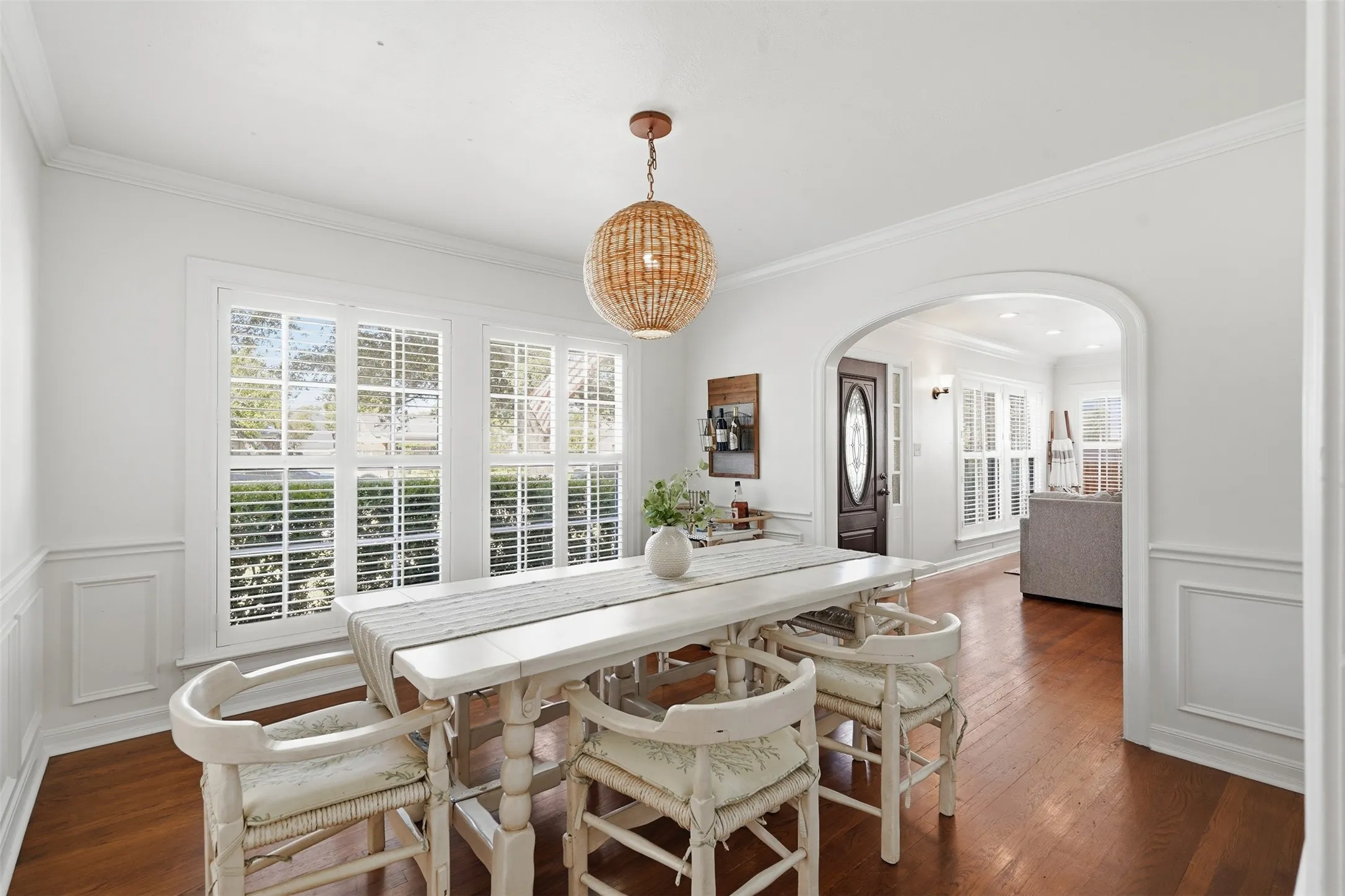 Single Family Residence For Sale in Tarrant County , 3639 Westcliff Road S, Fort Worth, Texas 76109, 2 Bedroom, 2 Bathroom, 2 Garage spaces, 1,809 Sqft, built in 1941, mls#21397656, Real Estate Agent in Fort Worth, Homes For Sale in Tarrant county, Homes For Sale in Fort Worth, Realtor in Fort Worth Texas, Real Estate Brokerage Independent Realty Texas, Luminita Cordes Realtor